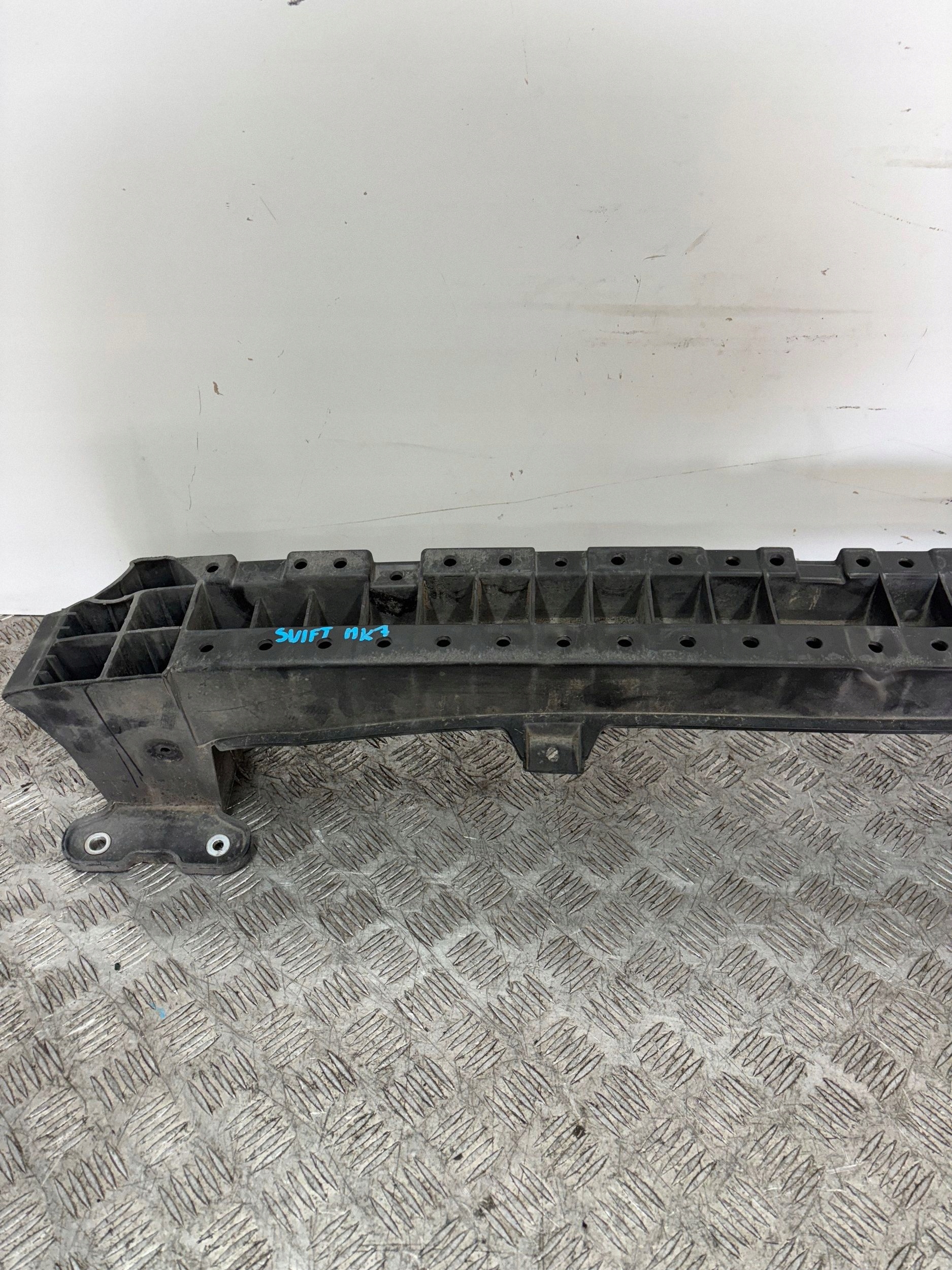 TRAVERSA paraurti posteriore SUZUKI SWIFT MK7 10