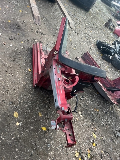 VW POLO Vr 14 R ЧЕТВЕРТЬ ПРАВА ПЕРЕД