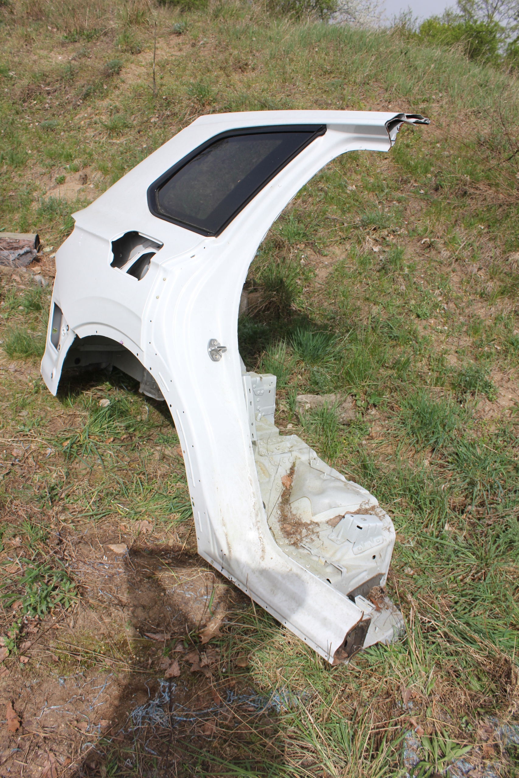 VW Toureg III 3 Ćwiartka Błotnik prawy tył tylny Producent części Volkswagen OE