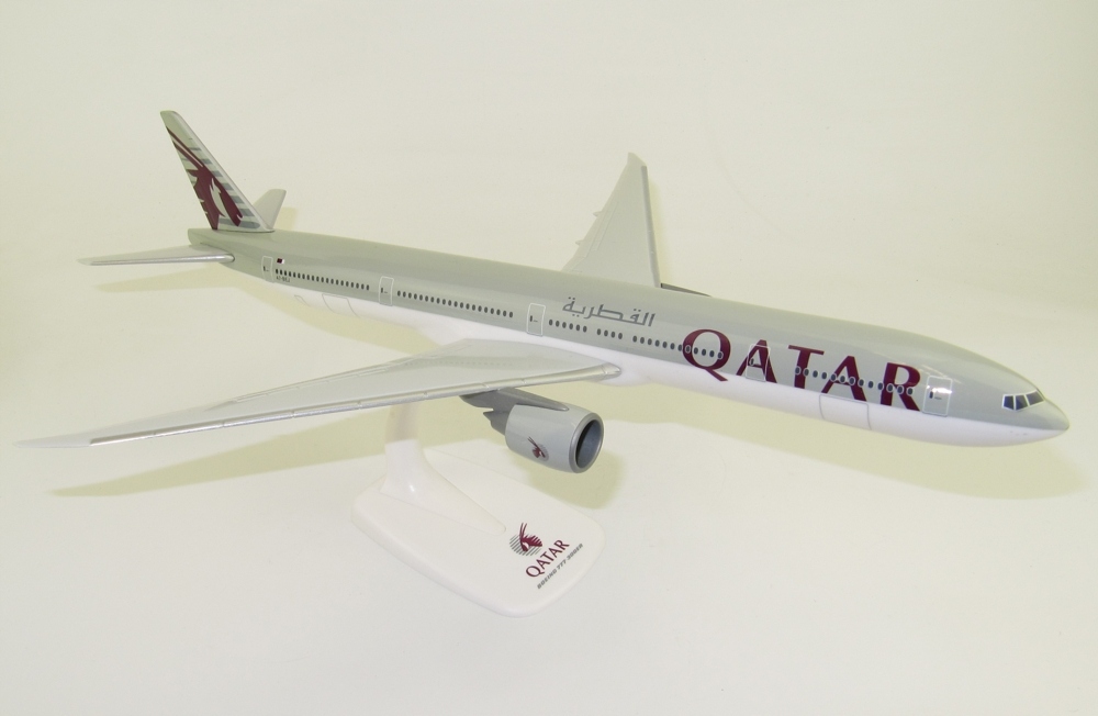 Model letadla Boeing 777-300 Qatar 1:200 A7-BEJ