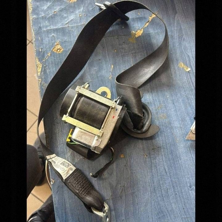 front seat belt left side Volkswagen Sharan 7N1857705
