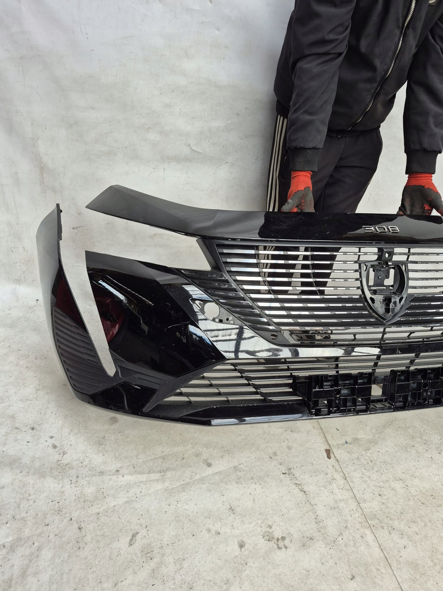 PEUGEOT 308 III T10 21- bumper front front 4XPDC 9837677880