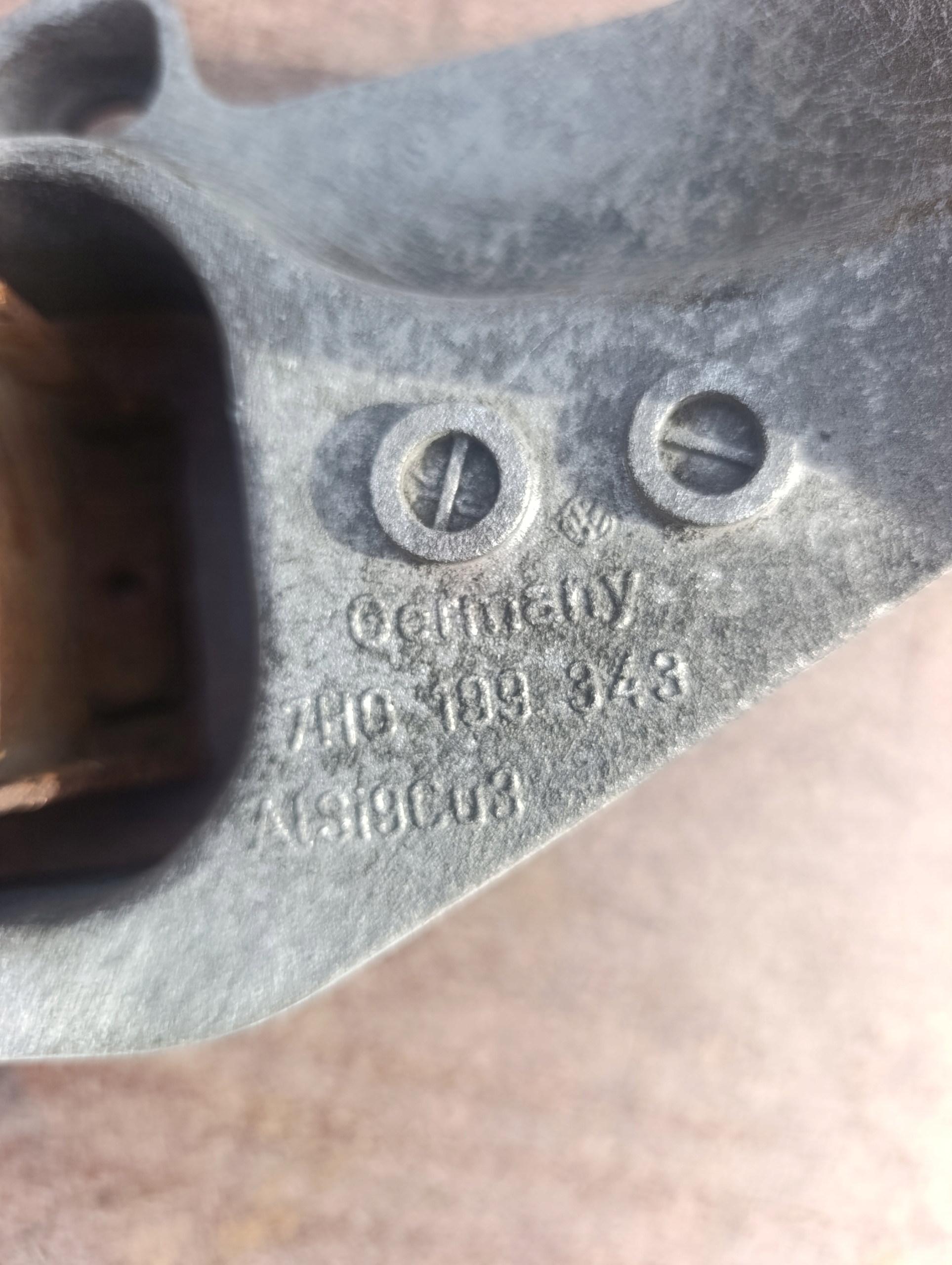 VW T5 1.9 TDI engine mount front front 7H0199343