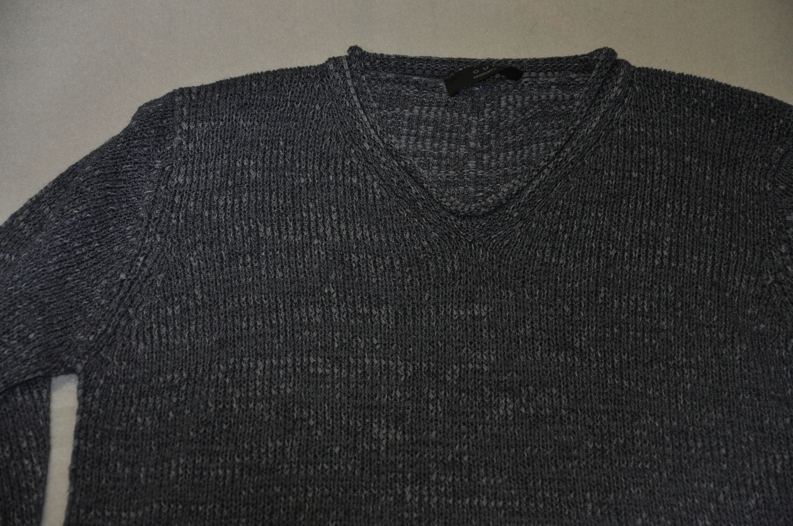 OUI MOMENTS-FAJNY SWETEREK R.S Marka inna