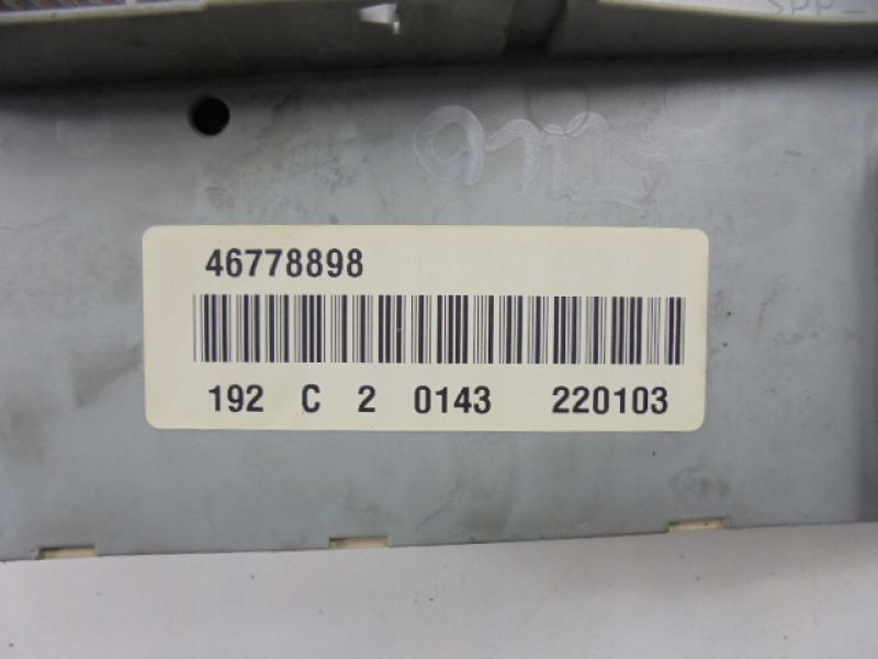 FIAT STILO 192 SKRZYNKA BEZPIECZNIKÓW 46797610 Typ samochodu Samochody osobowe