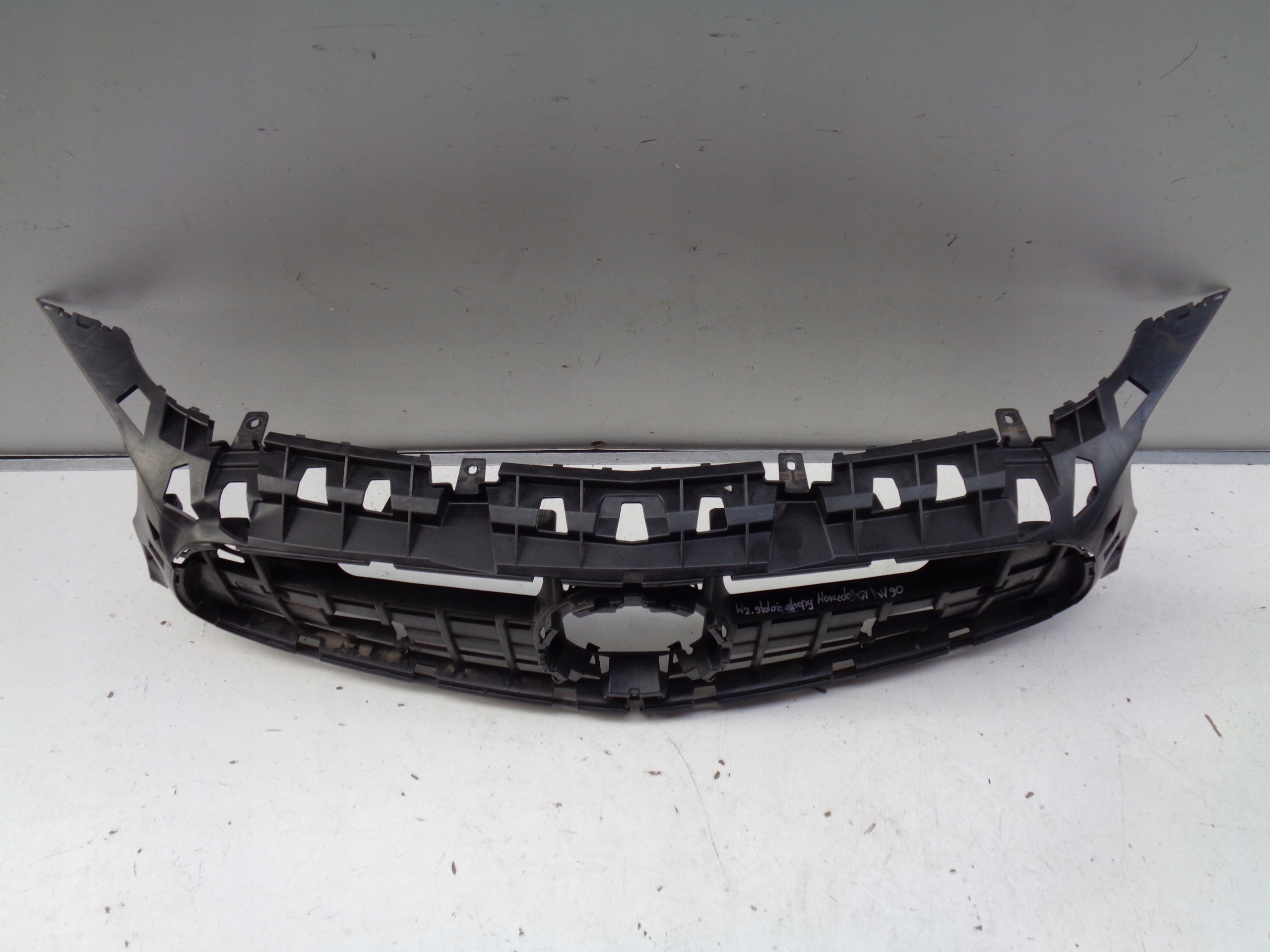 pillar of a bumper grille support MERCEDES GT W190