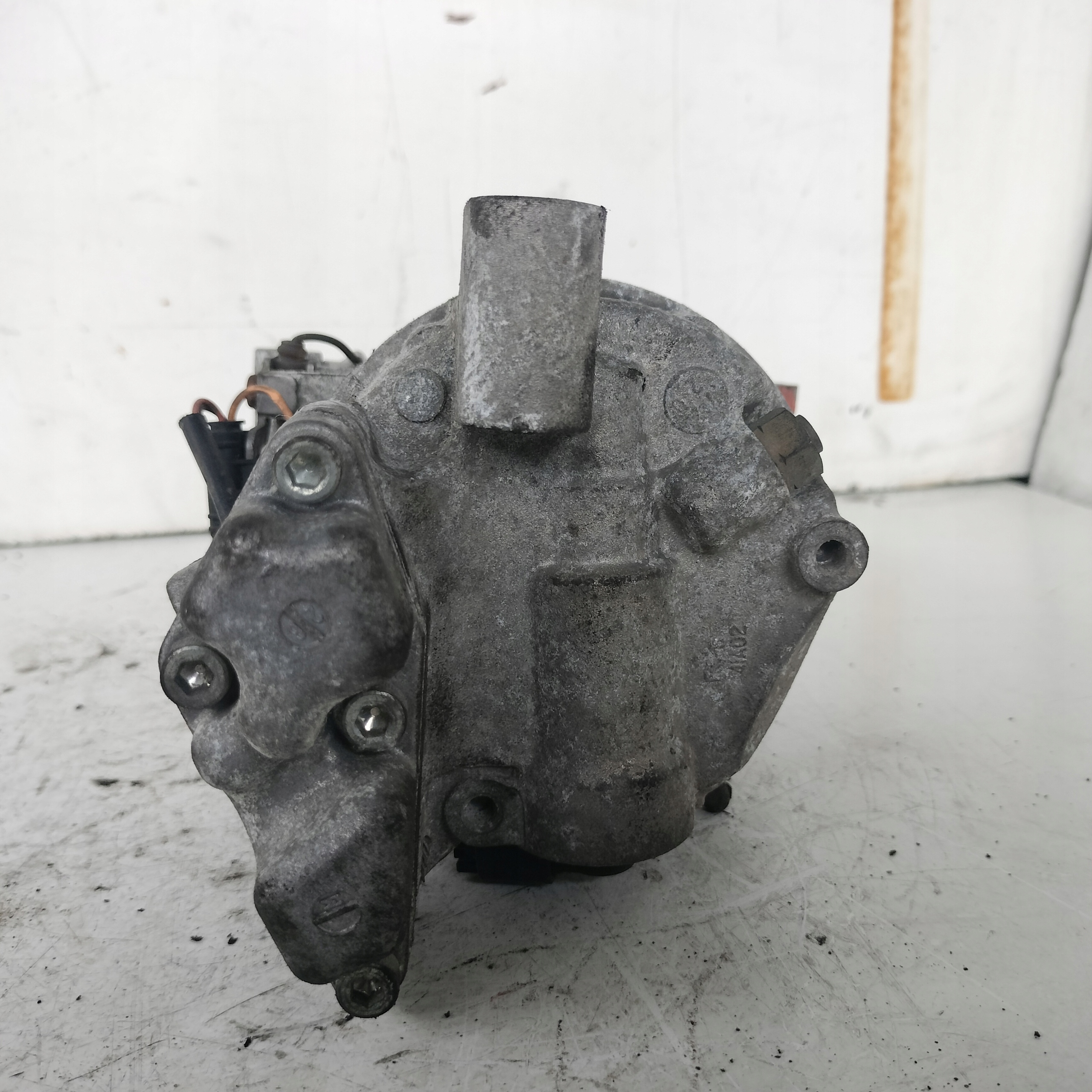 BMW E87 E90 2.0 B compressor; air conditioning compressor 9156820