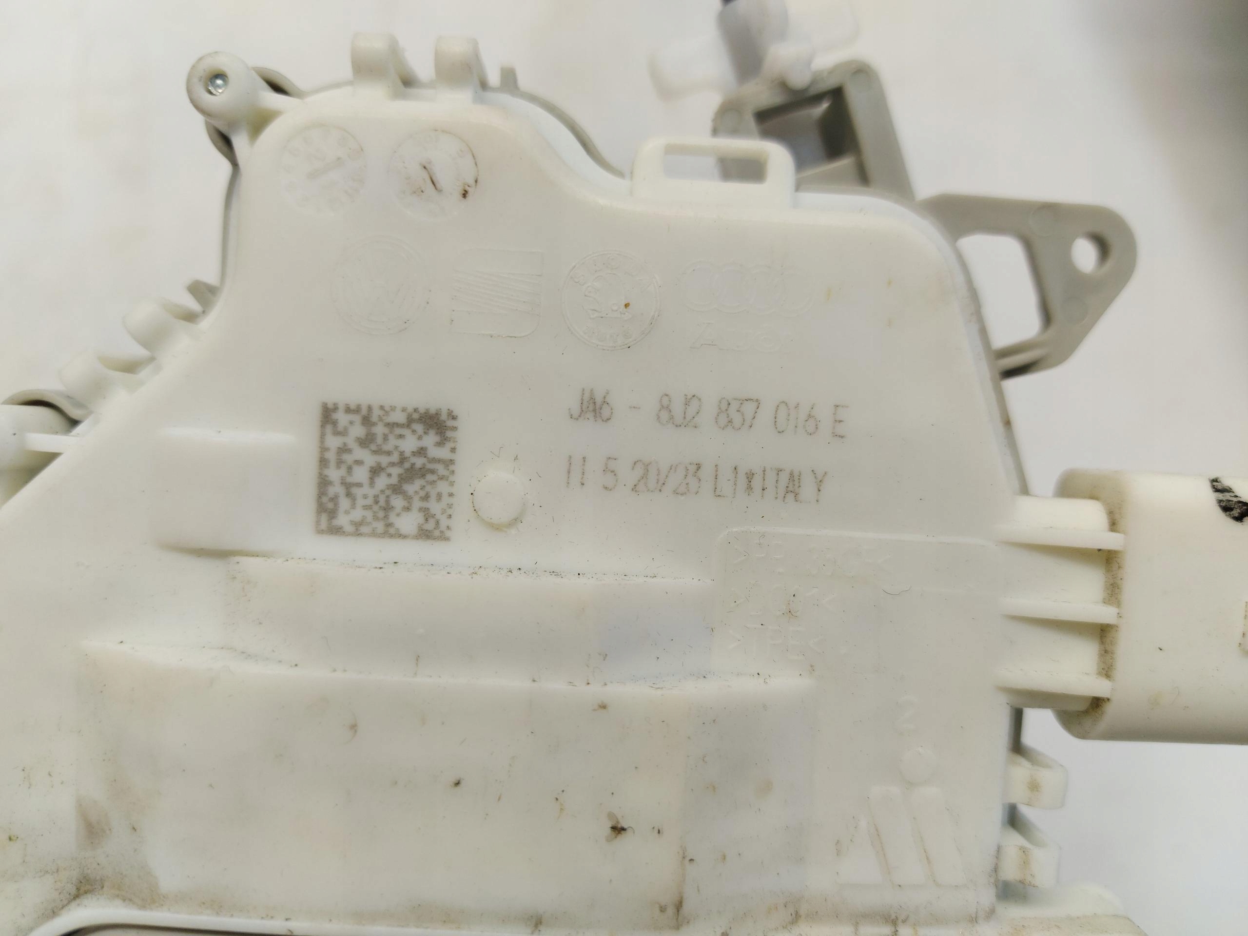Porsche Macan II LIFT lock door right front 8J2837016E