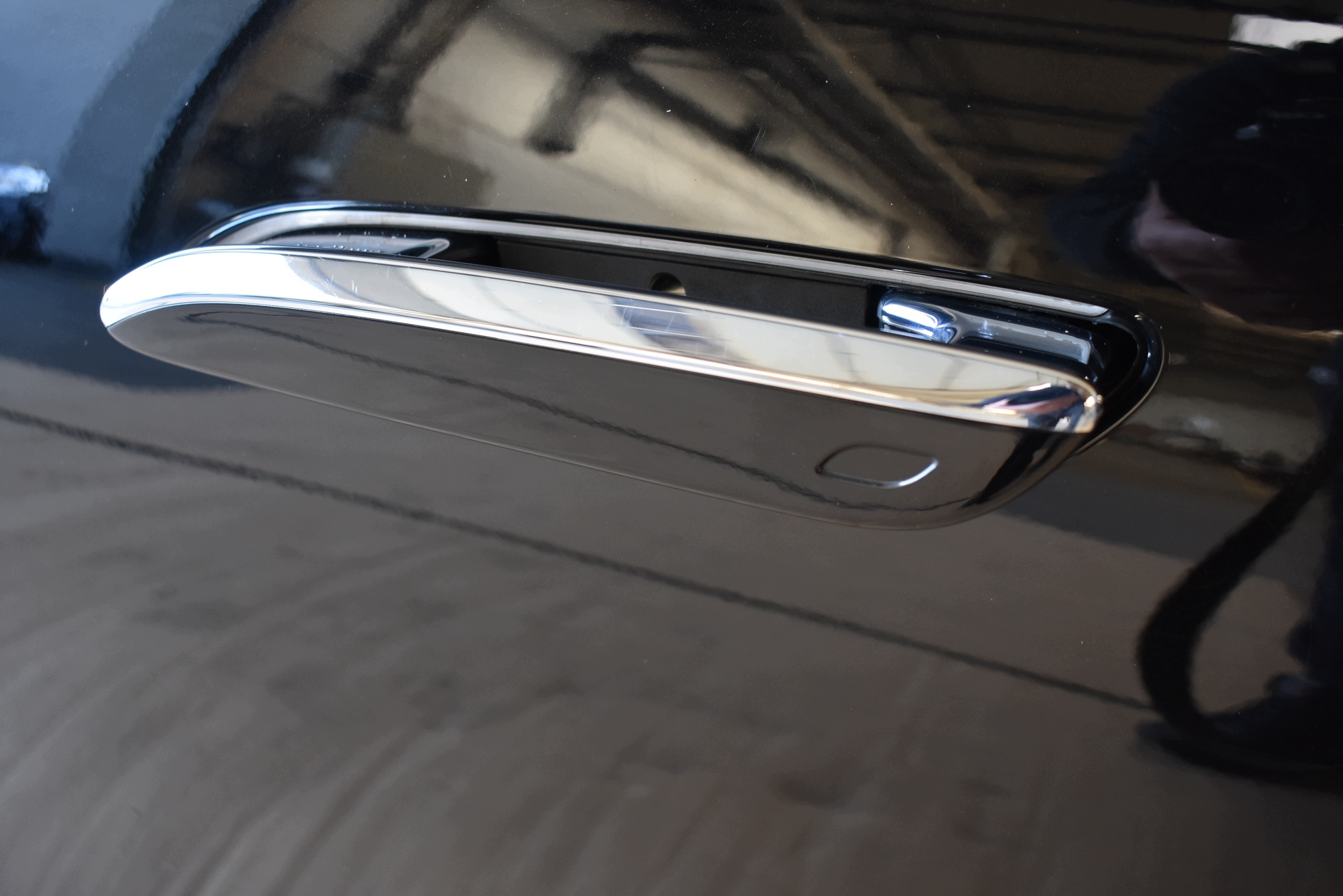 IDEALNE door front front left colour 197 MERCEDES W214 1