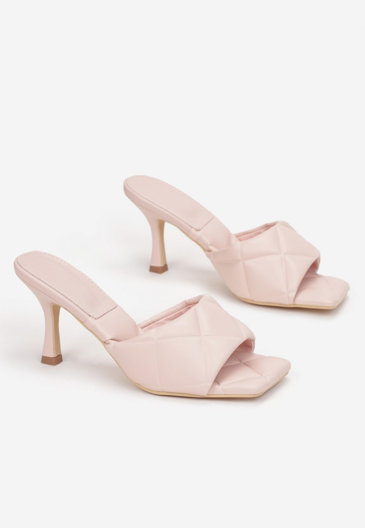 

Jasnoróżowe Klapki 38