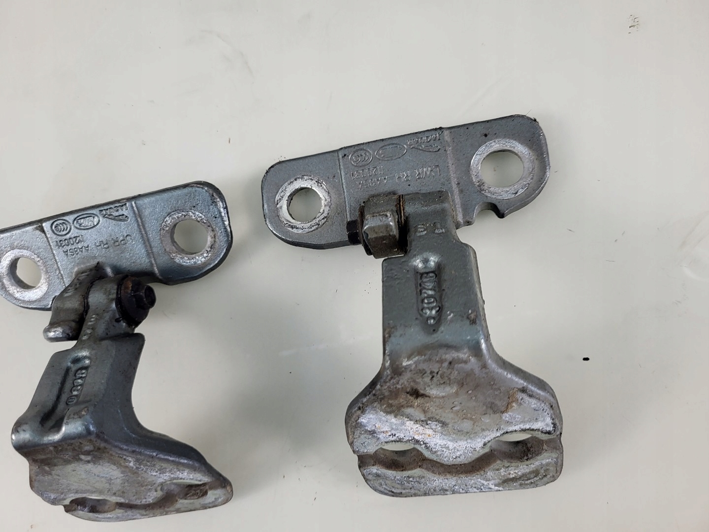 hinges door right front 1BC LRC943 Range Rover EVOQUE L538 LIFT