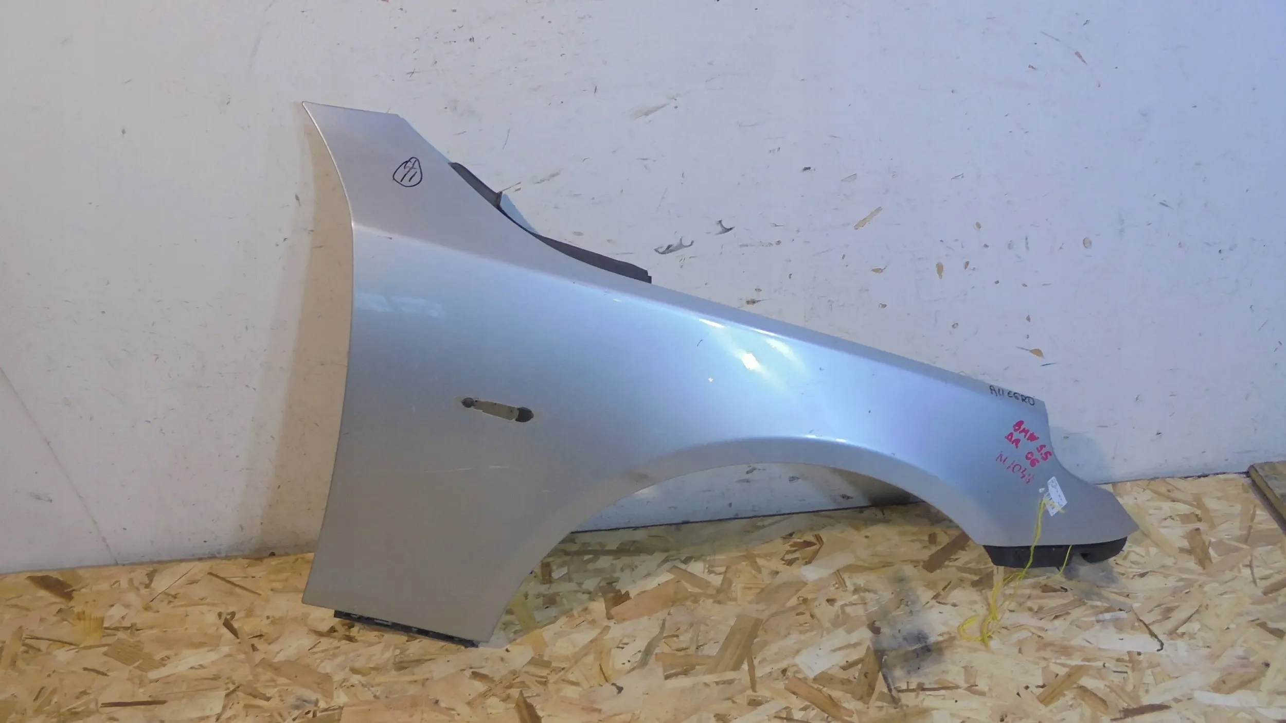 blatník předek pravý BMW 5 E60 E61 03-10