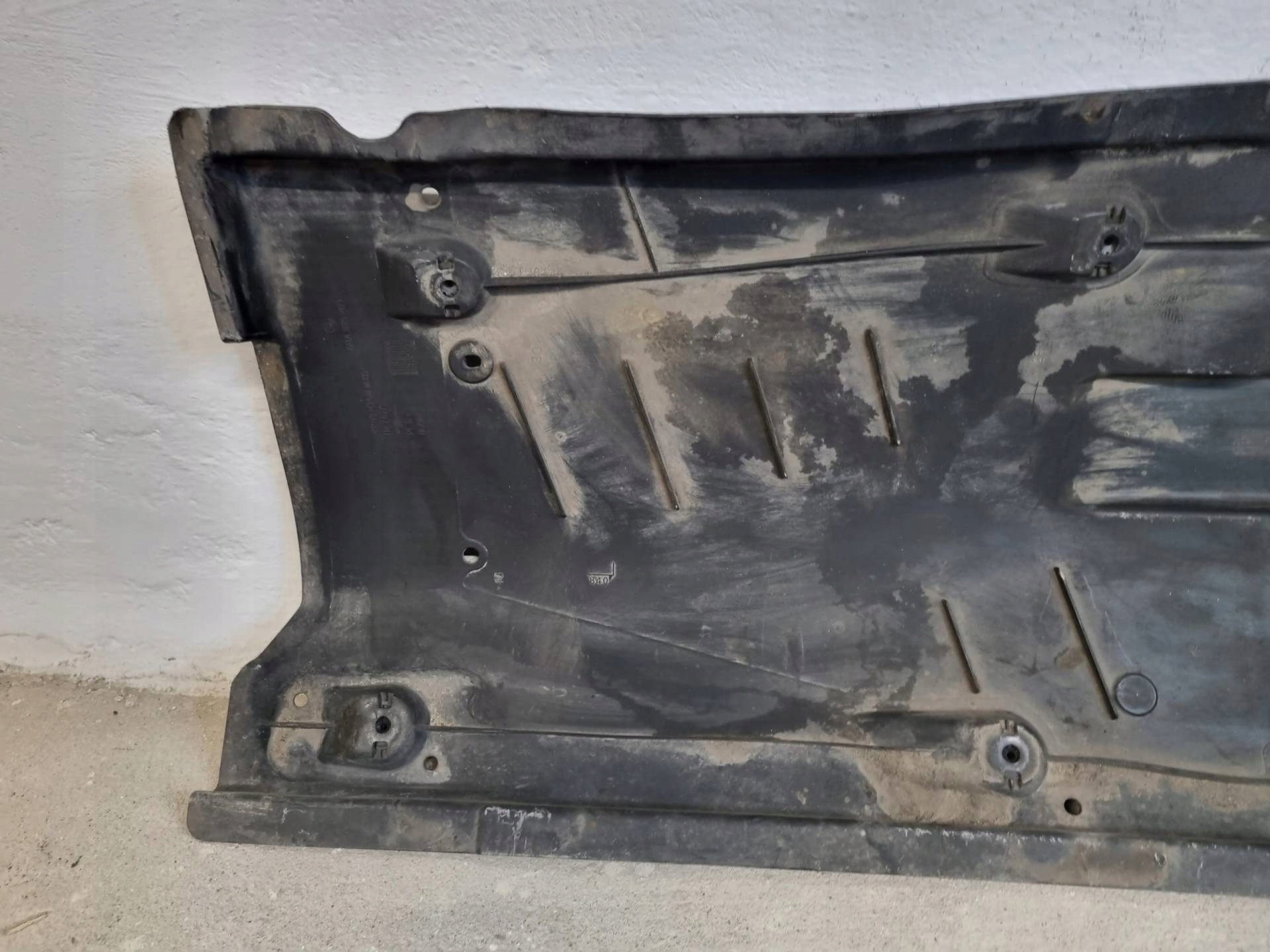 cover chassis right side Skoda Rapid NH 2013 6RA825202