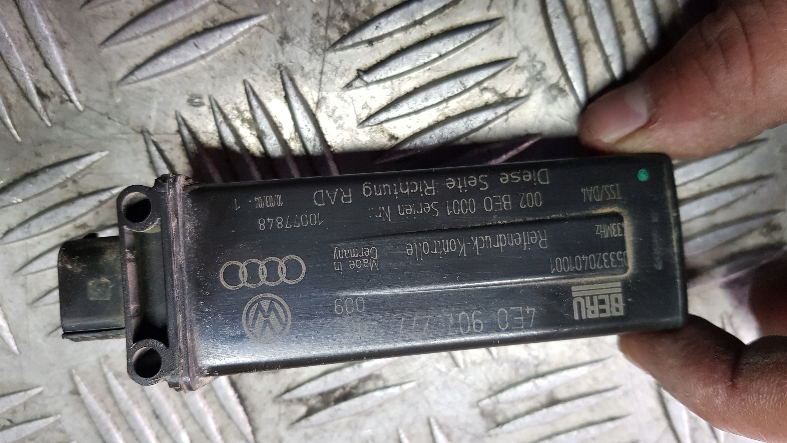 AUDI A8 D3 Centralina modulo pressione pneumatici, gomme 4e0907277