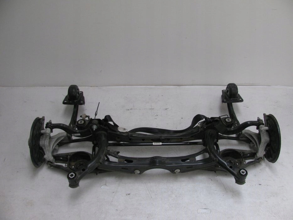 VW PASSAT B8 2015-2019 ZAWIESZENIE TYŁ TYLNE