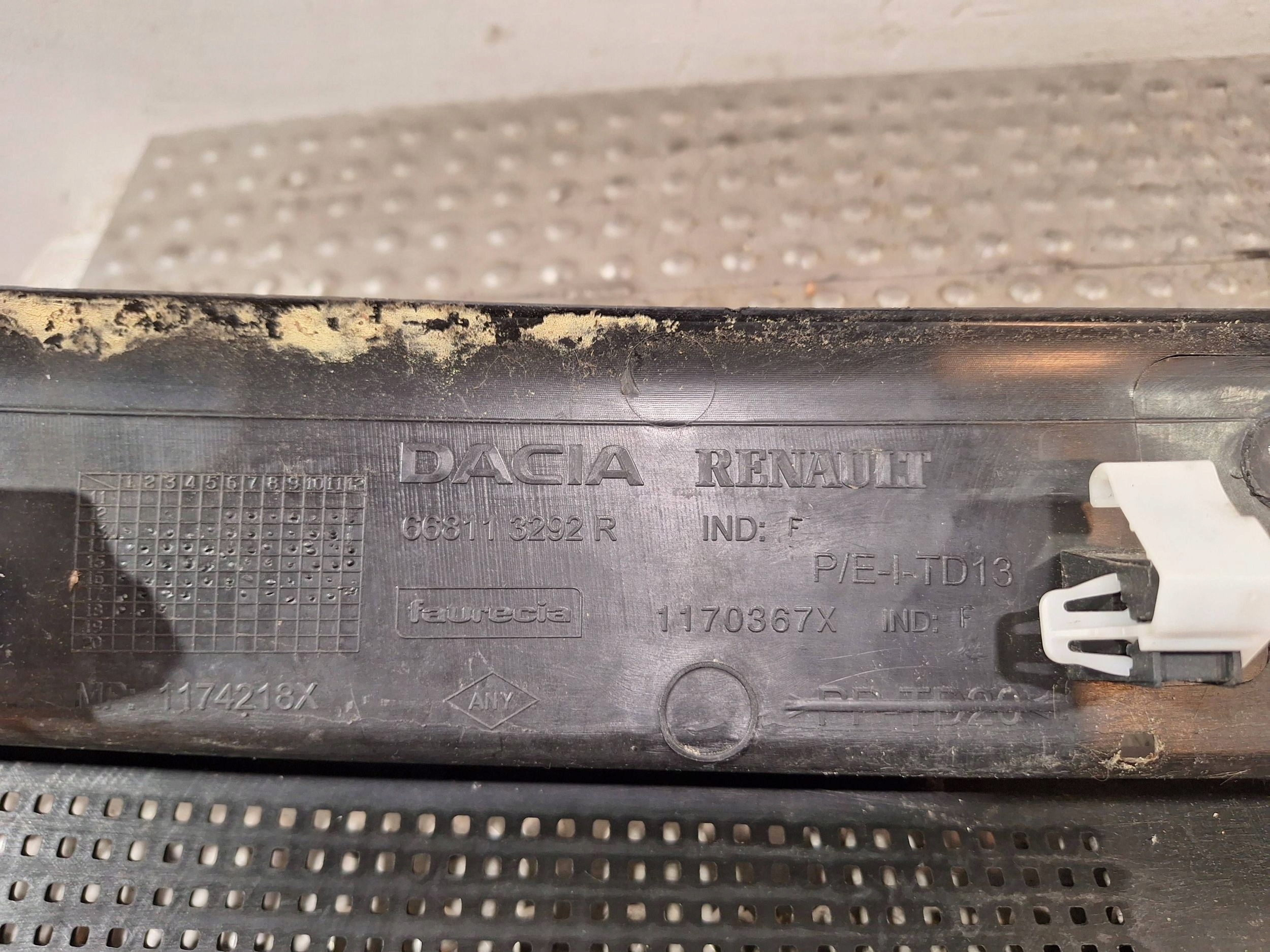 torpedo 668113292R DACIA DUSTER II 17