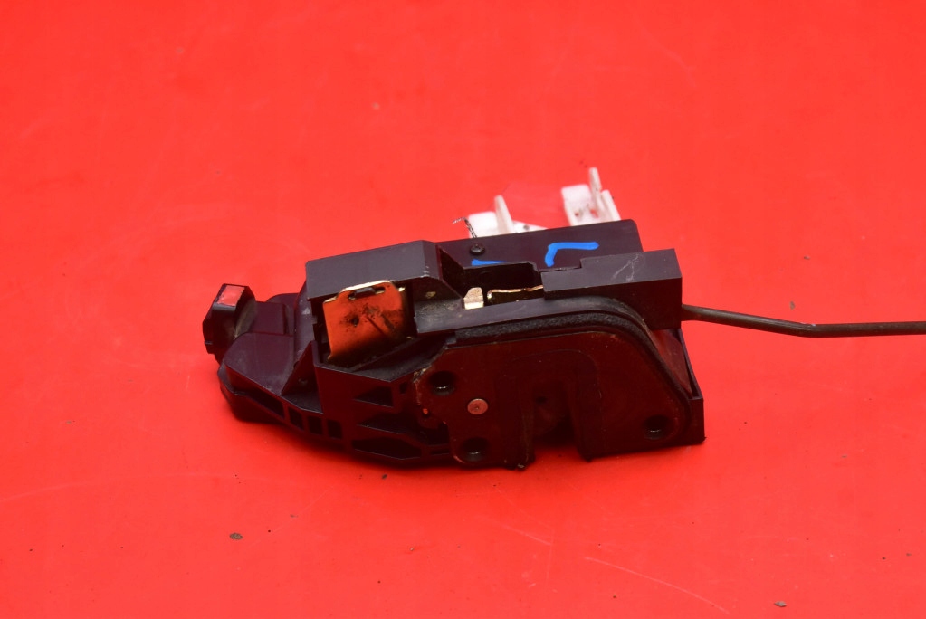 lock door left front front EU HYUNDAI SANTA FE 1 and 00-04