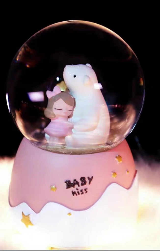 Kryształowa Kula Śnieżna Z Pozytywką bear i girl Rodzaj pozytywki