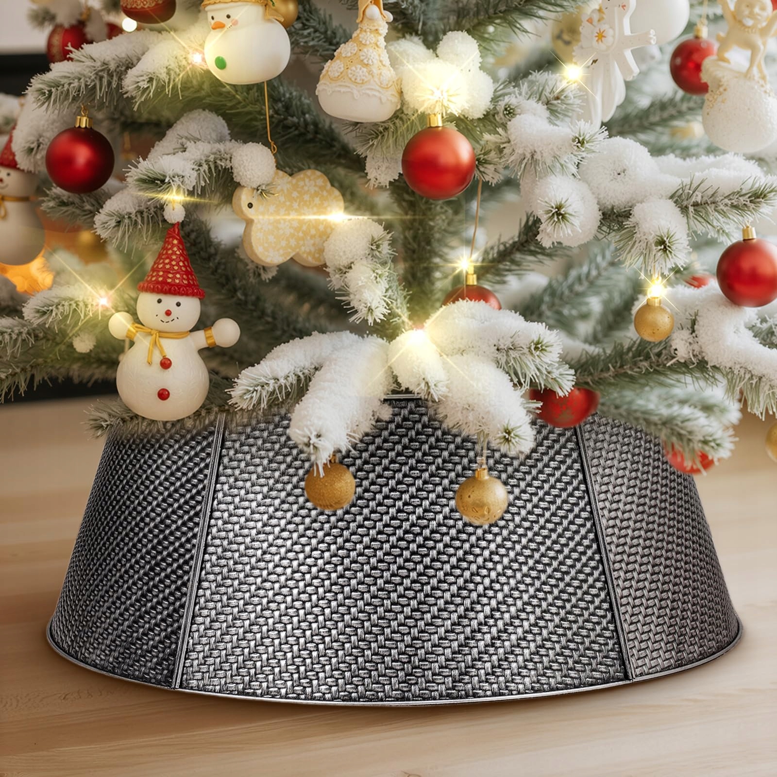Kovový límec na květináč 70 cm, pletená krytka na stromek