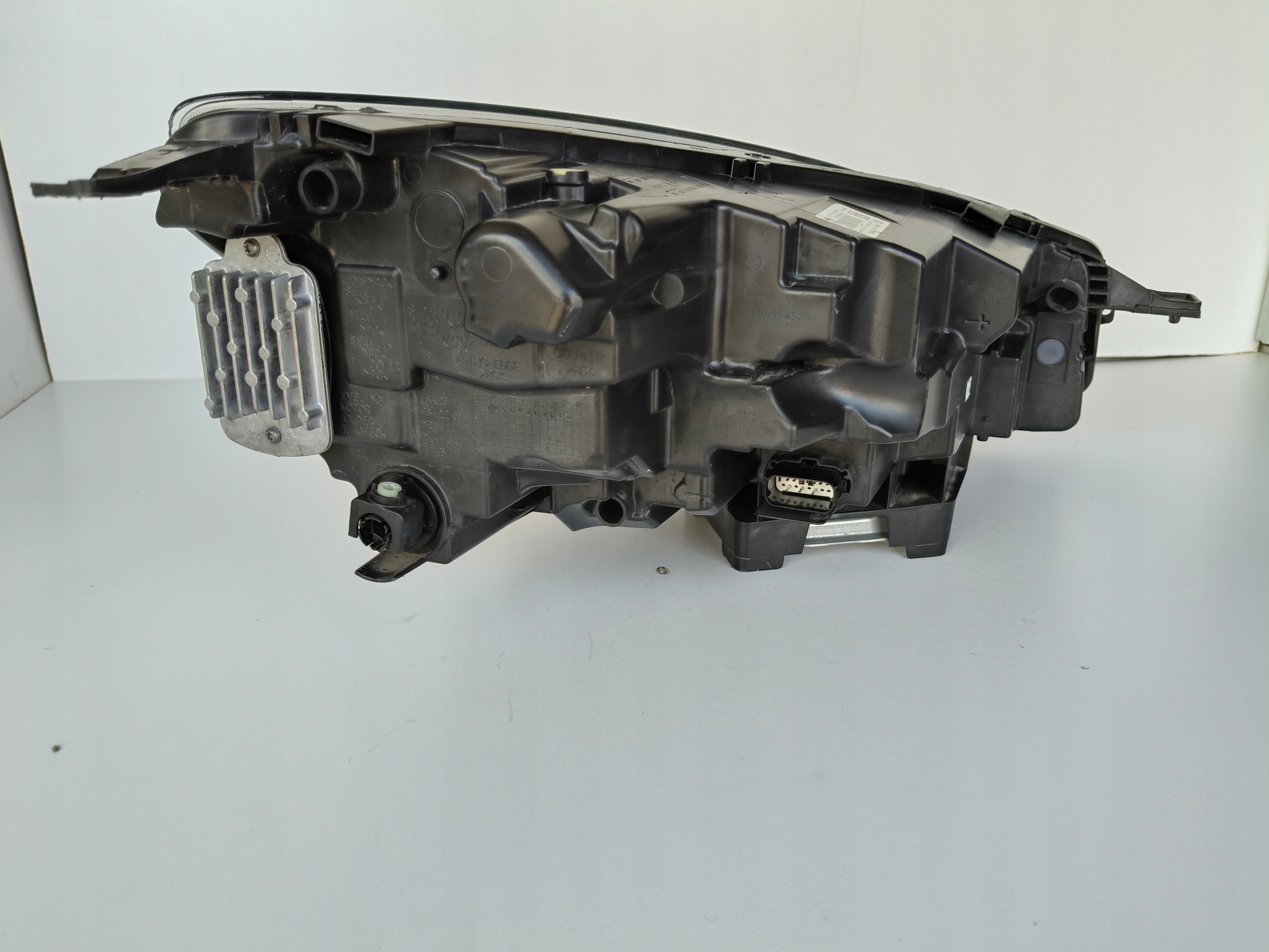 light left REFLEKTOR FORD KUGA MK3 19- FULL LED