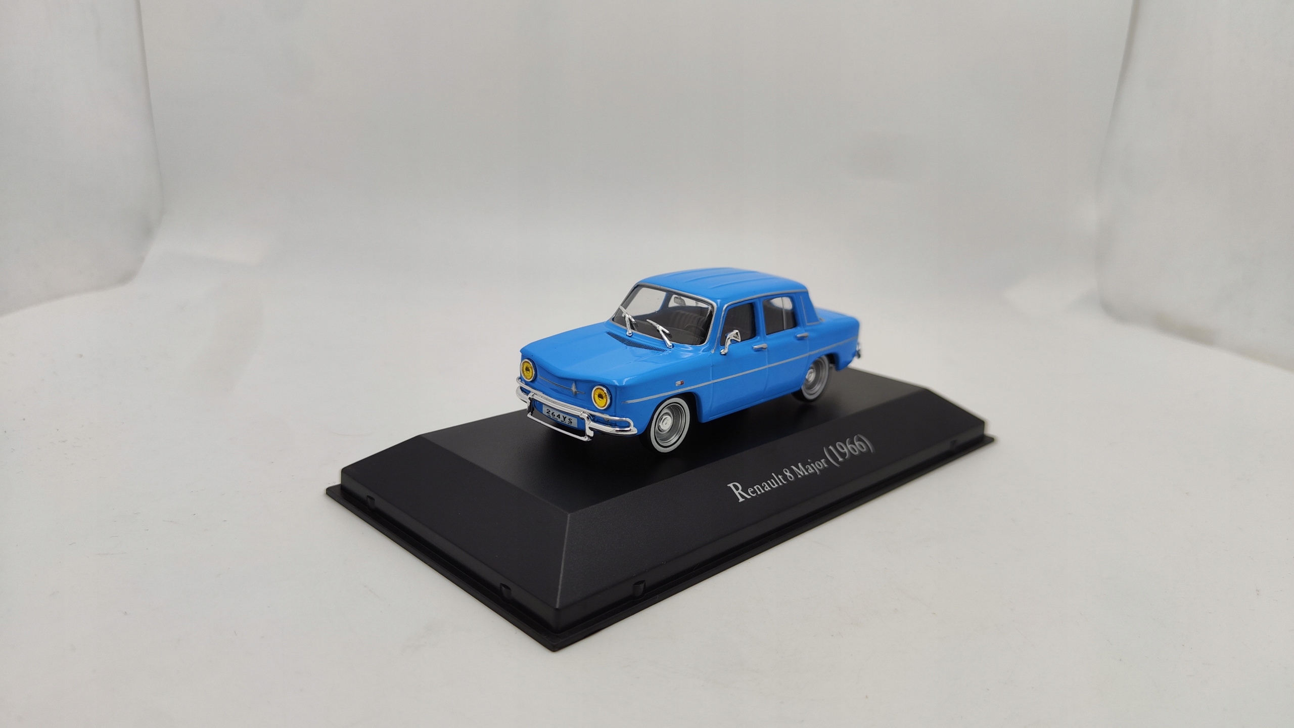 Renault 8 Major 1966 1:43 DeAgostini GM37