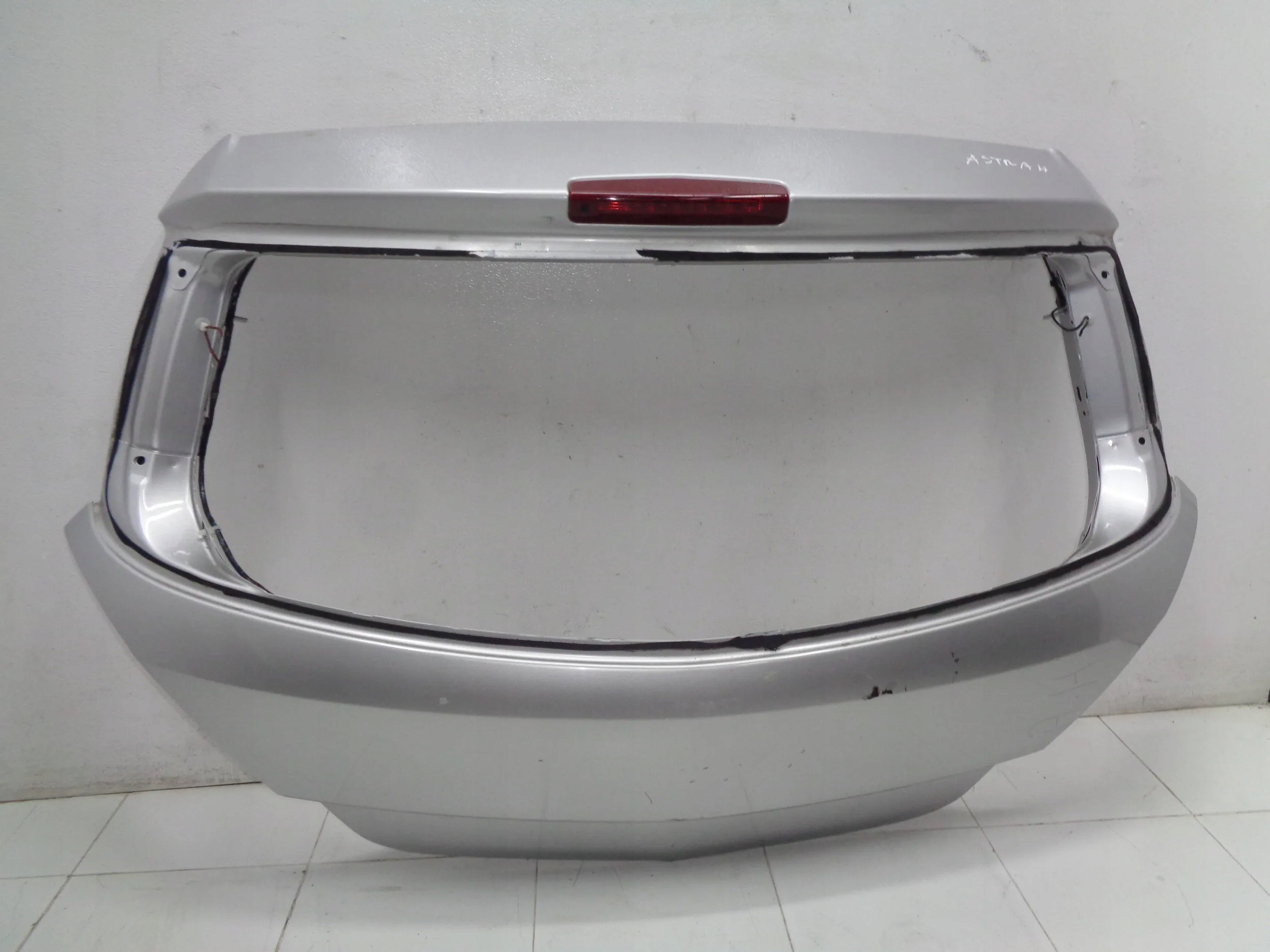OPEL ASTRA III H GTC boot door