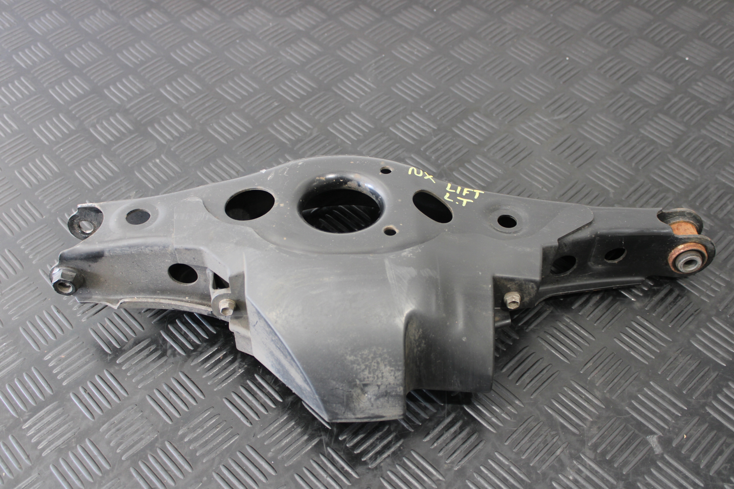 QUERLENKER LINKS HECK LEXUS NX 300H LIFT