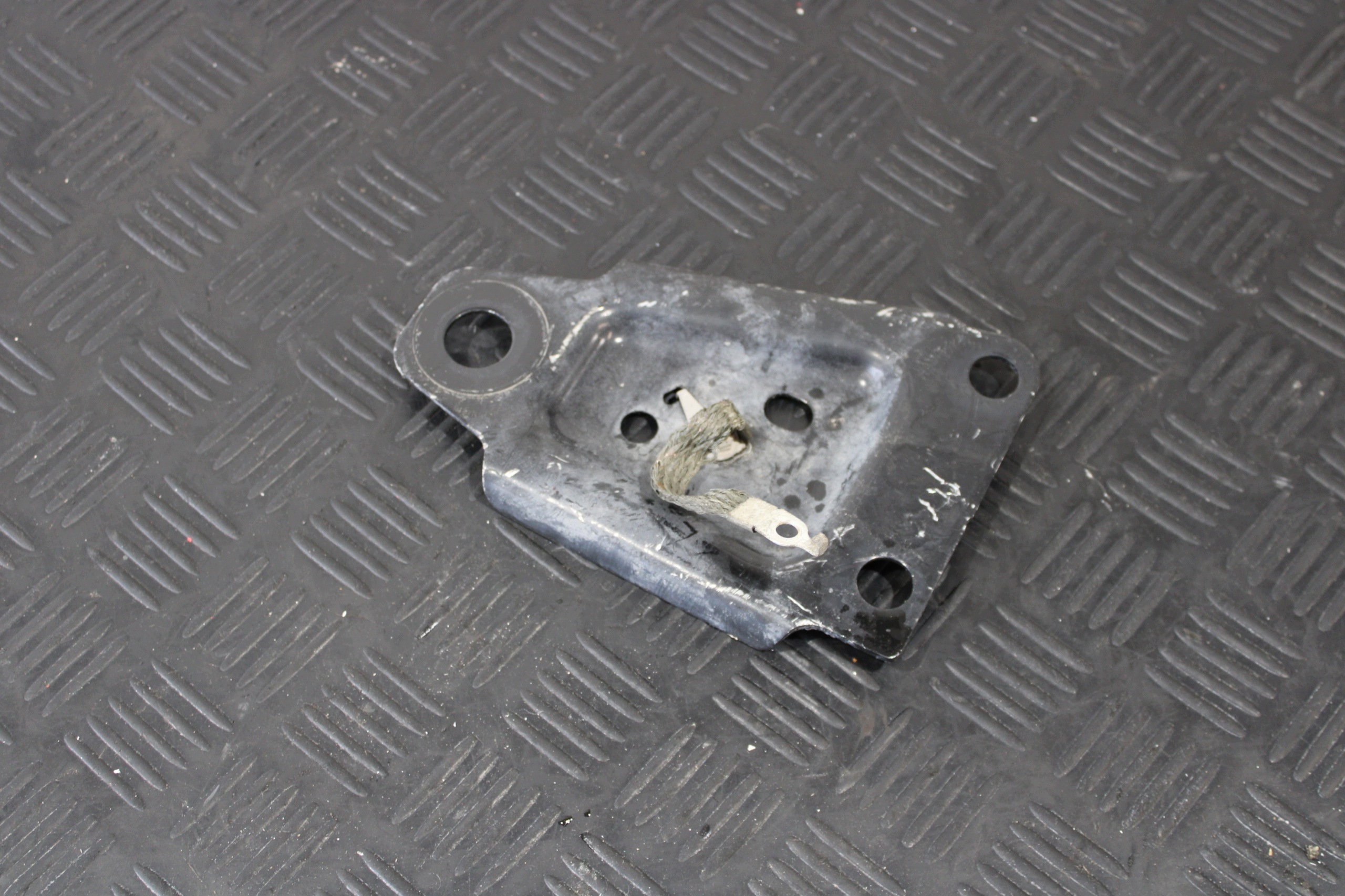 holder console springing right 32216403 VOLVO S60 V60 III 3 2.0D