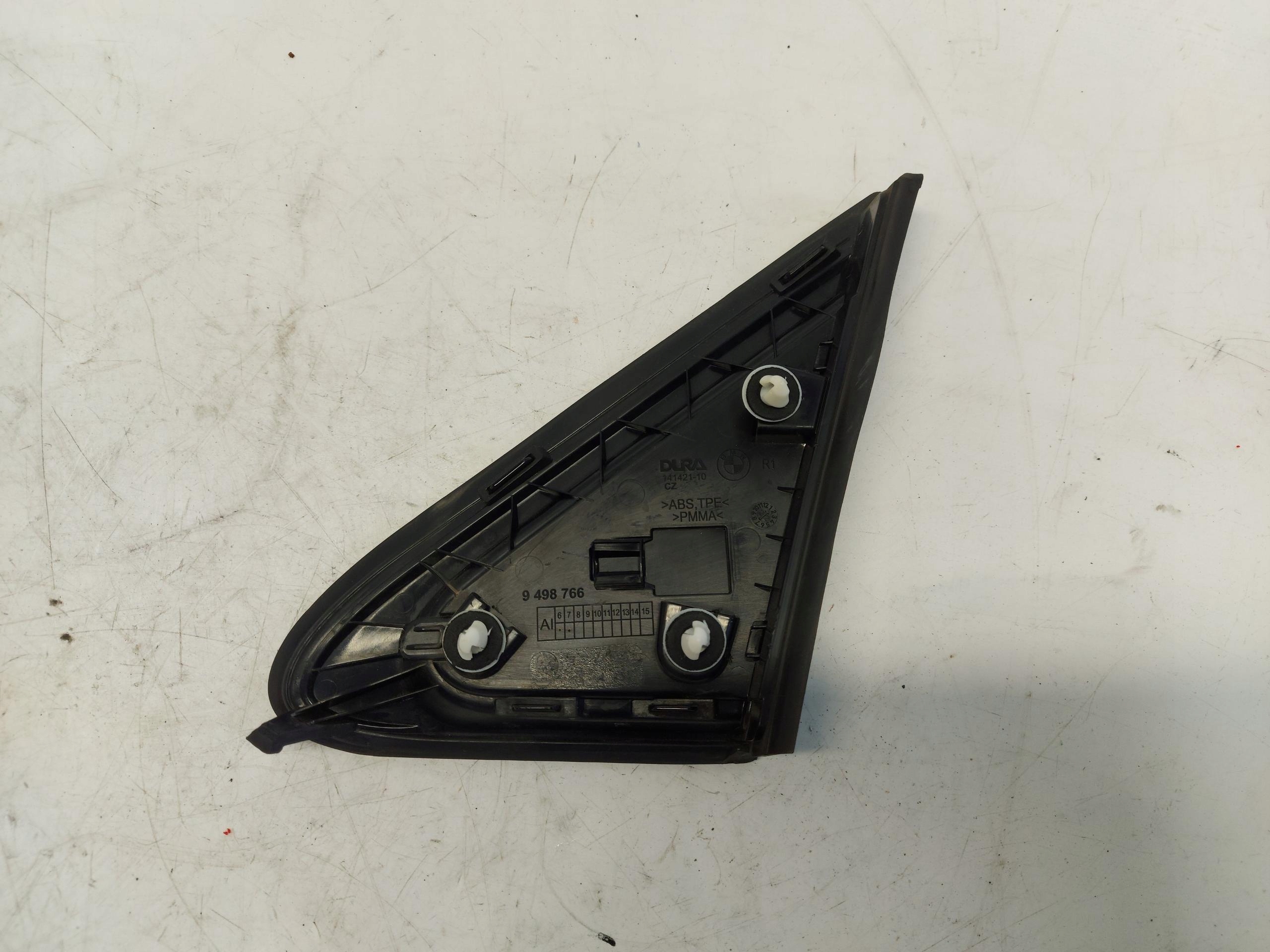 BMW U06 220d TROJKAT lišta blatníku pravý předek 9498766