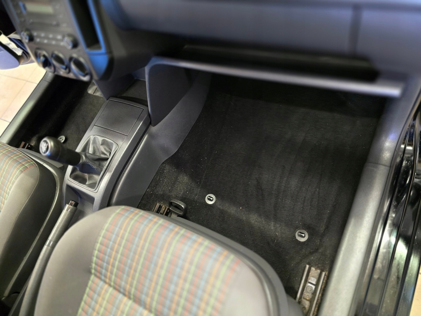 ковер vw POLO 9N 9N2 2005-2009 6Q1863367P