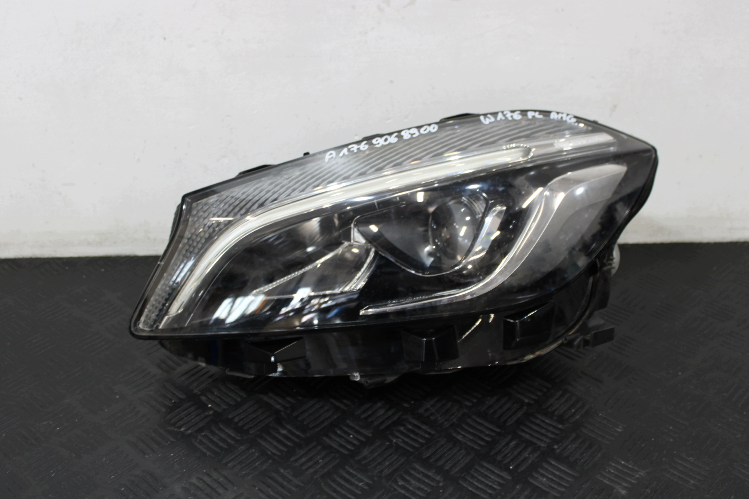 light left front left front LED A1769068900 MERCEDES A-class W176 LIFT