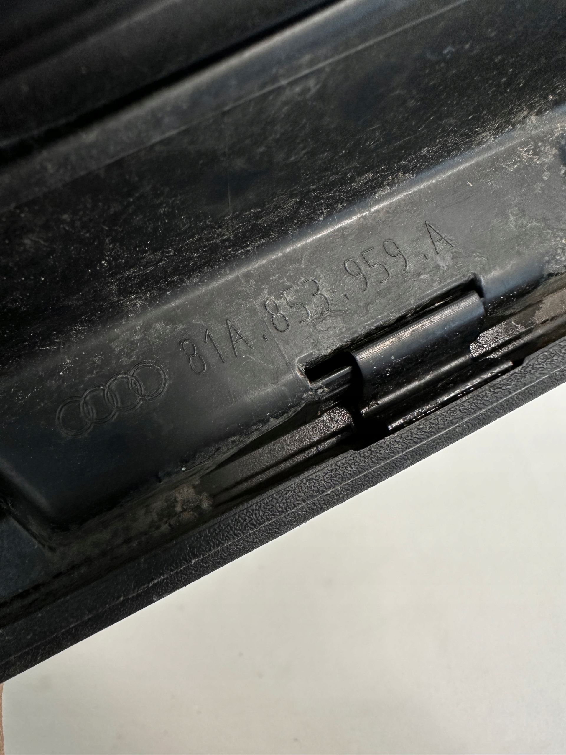 Audi Q2 81A moulding door front left