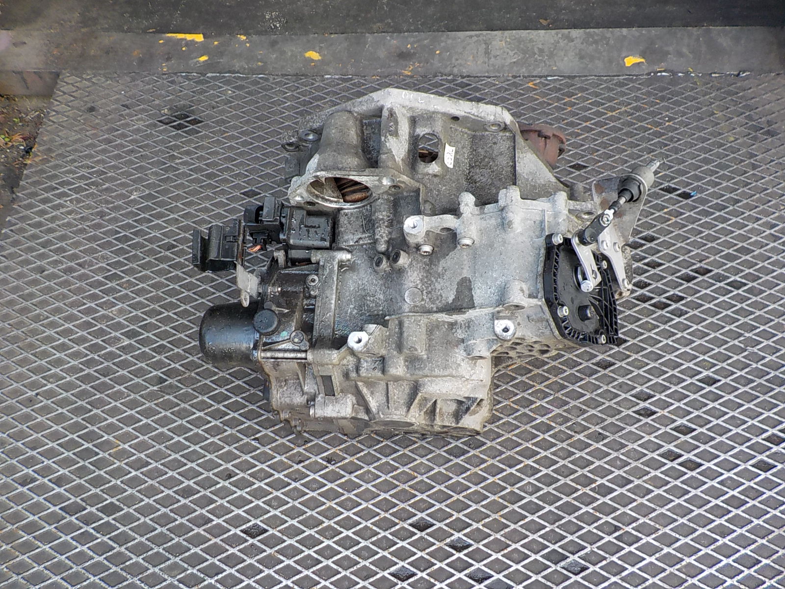 VOLKSWAGEN GOLF VII dsg 1.6 TDI Getriebe 0CG301103A