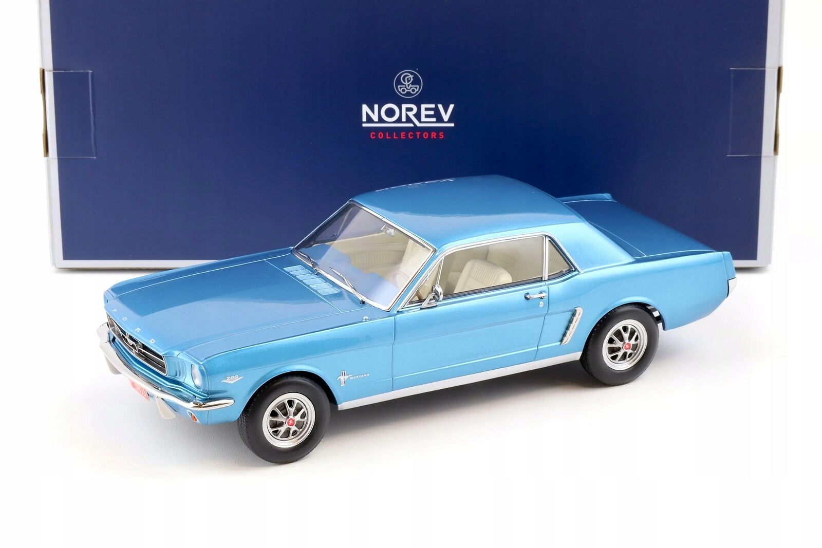 Norev Ford Mustang Hardtop kupé 1965 tyrkysová metalíza 1:18