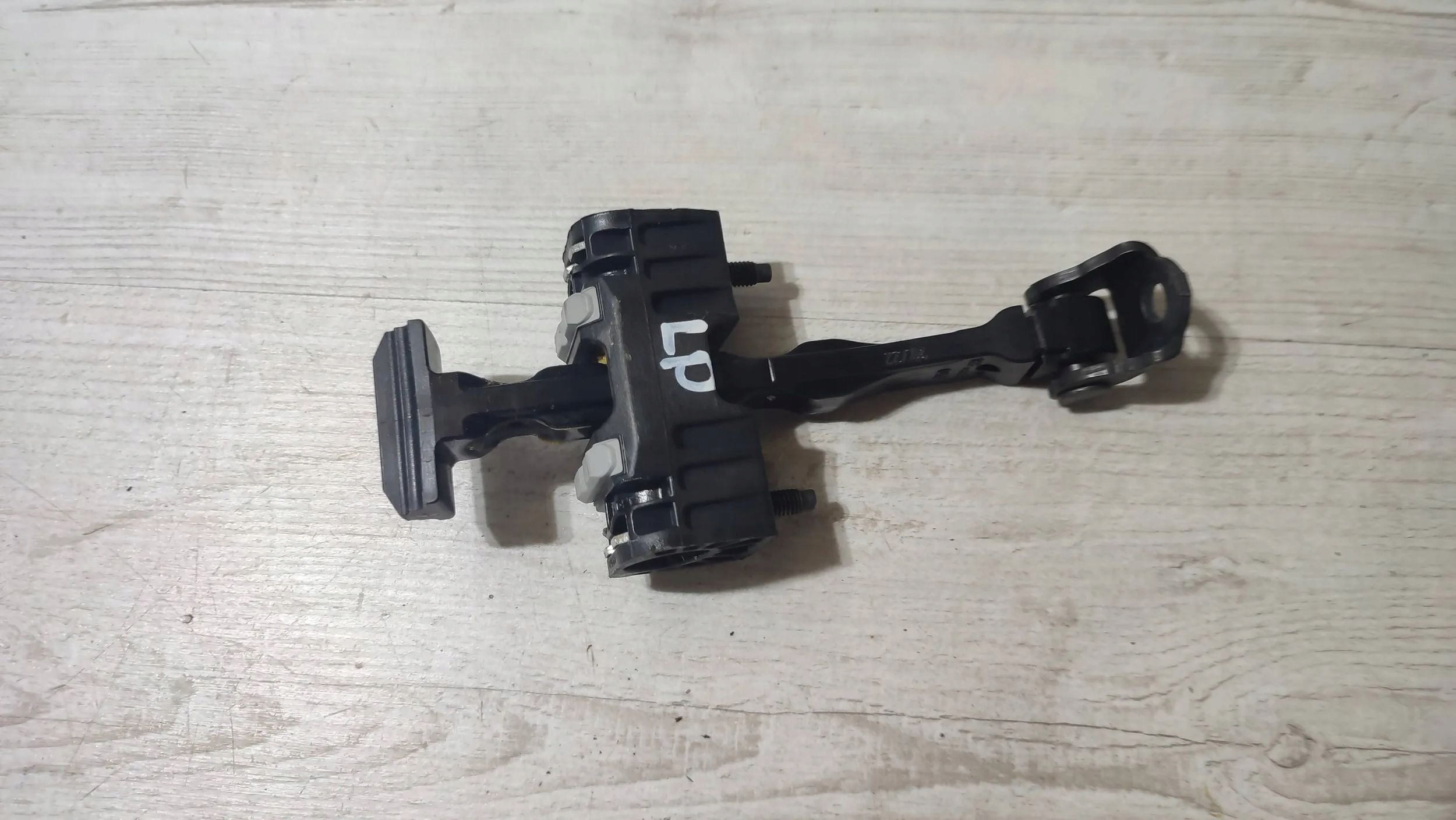 Peugeot 508 II 22r 1.2 front side left limiter door