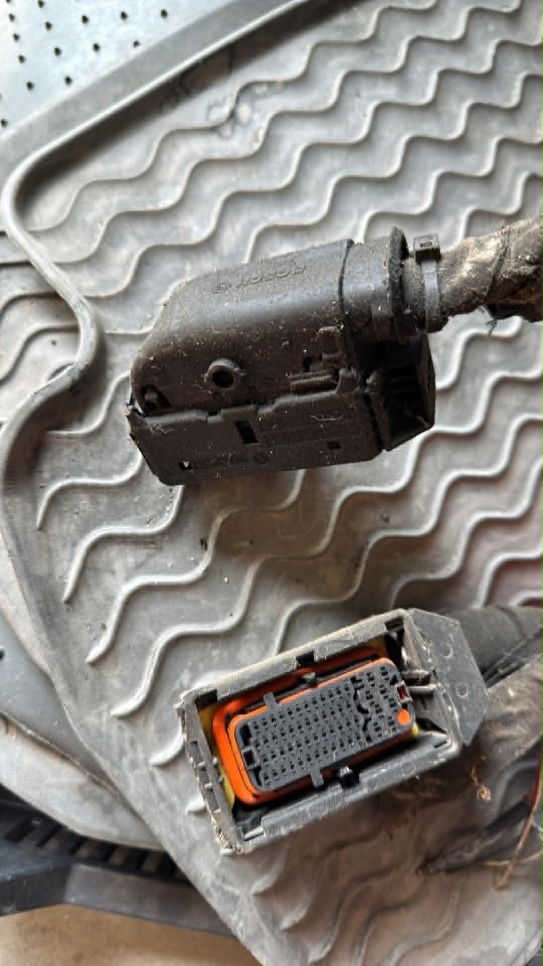 WTYCZKI STEROWNIKA Motore 2.2 TID D223L