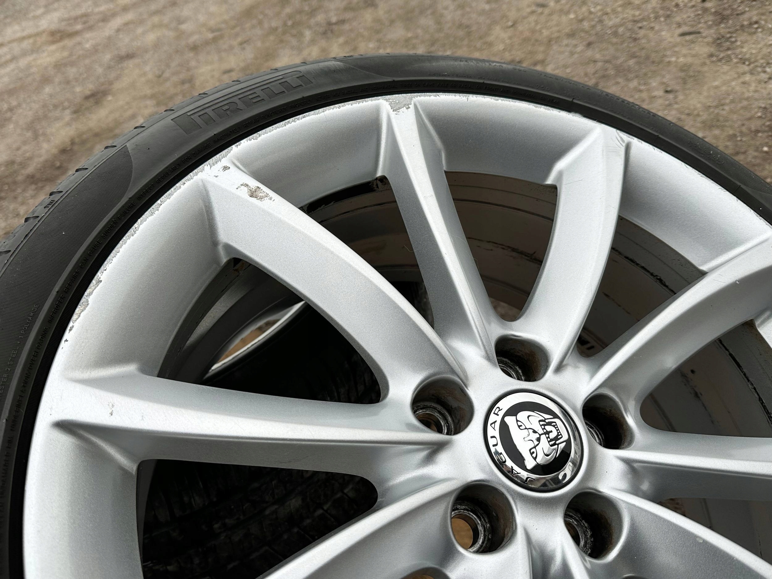 disc disc wheels tyres Jaguar F-Type