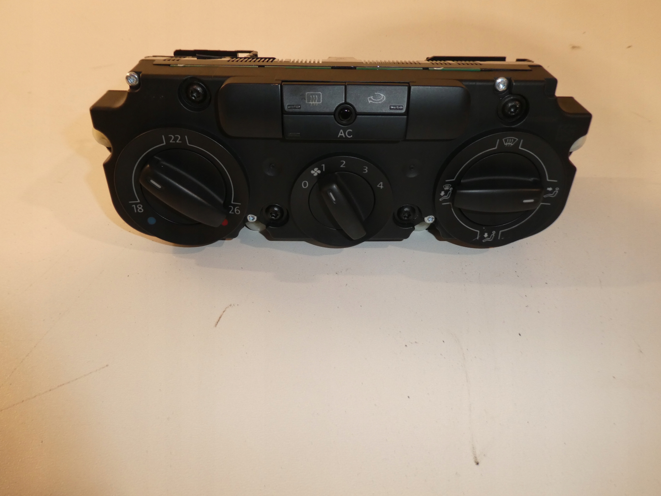 Unite commande clima VW GOLF V Positif PASSAT B6 TOURAN AC 1K0