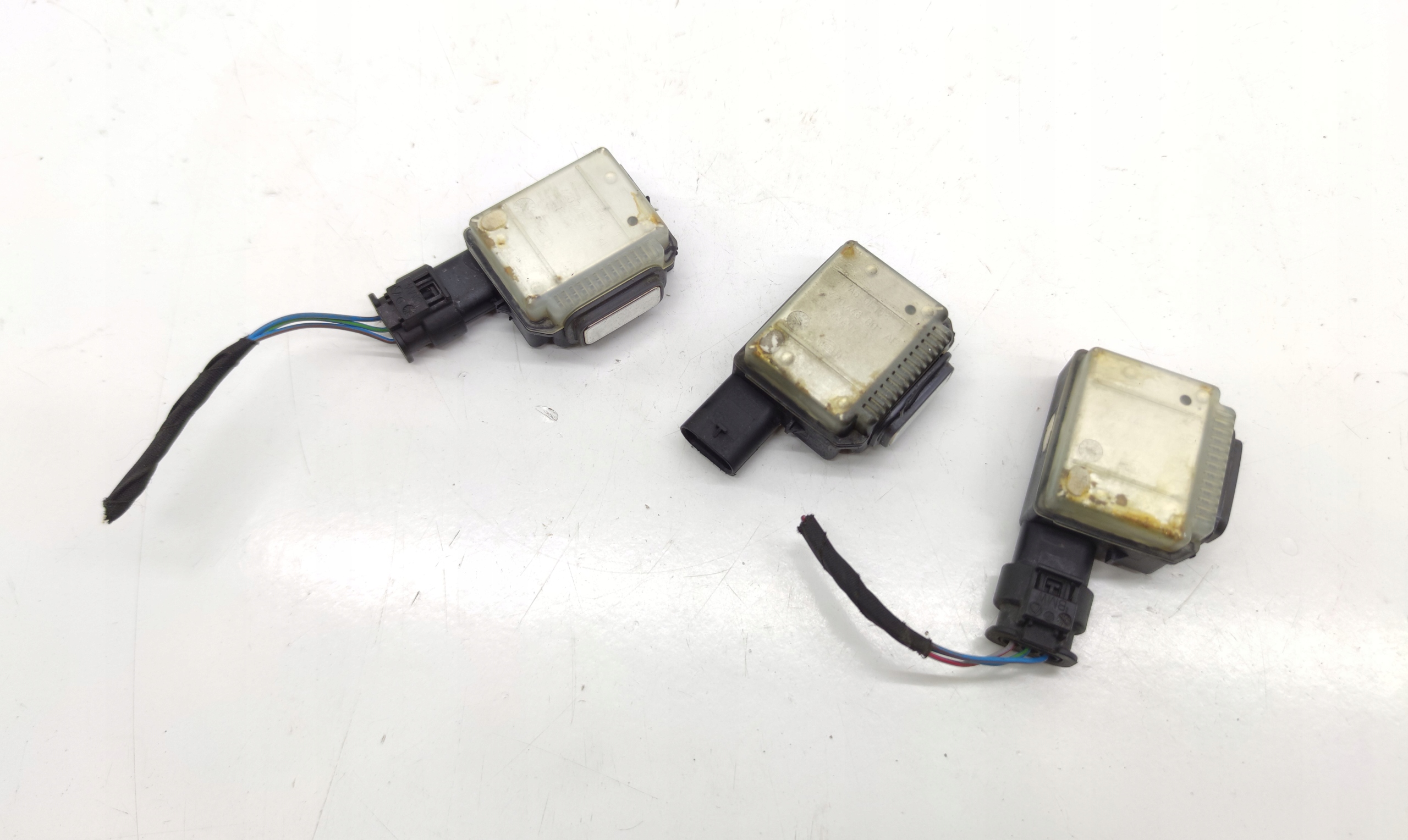 CZUJNIK ASYSTENTA PARKOWANIA BMW F01 F02 F06 F07 F10 F11 F12 F13 Producent części BMW OE