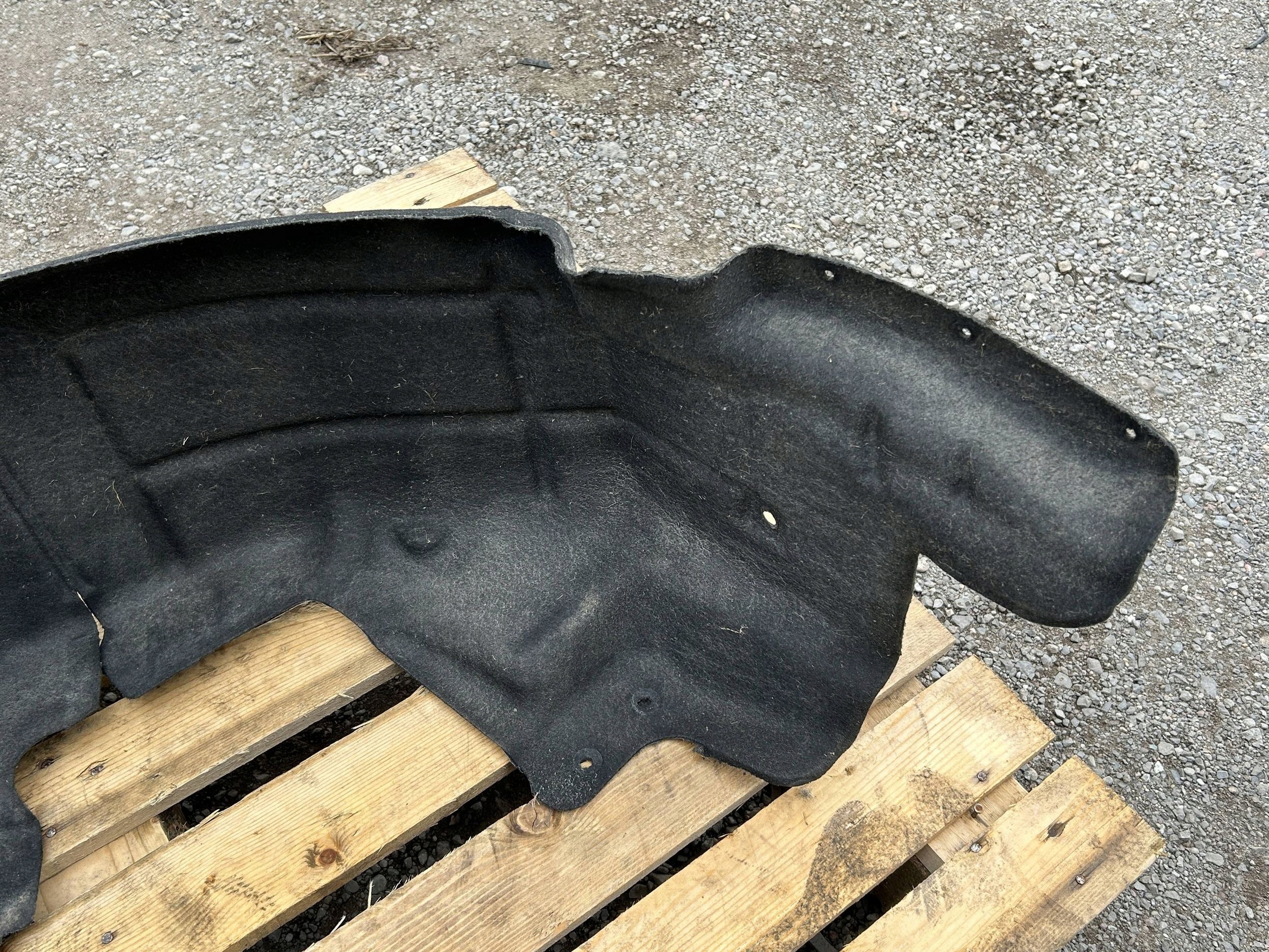 mudguard rear part rear. left Lincoln Continental 2017r