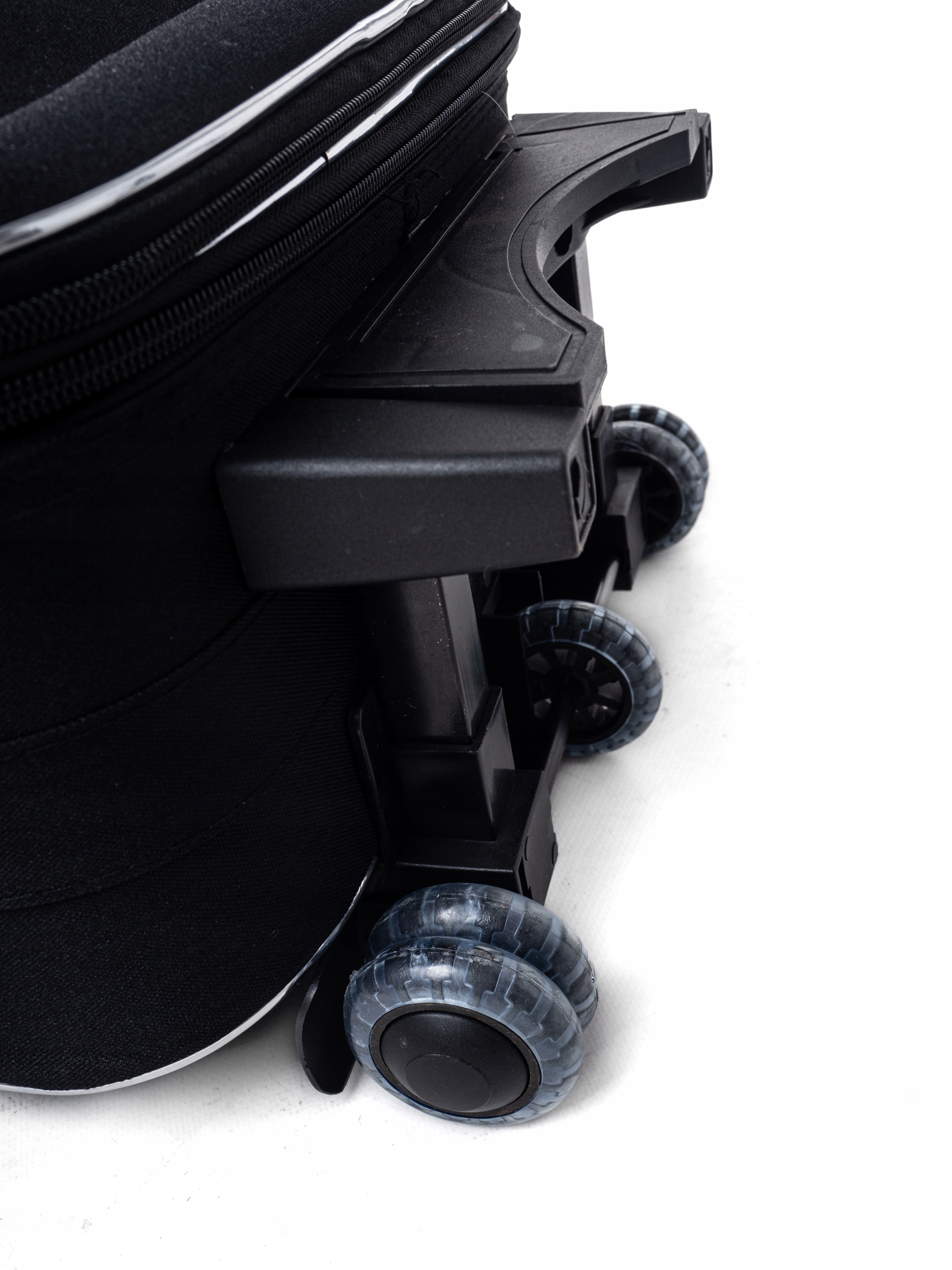 ŚREDNIA WALIZKA PODRÓŻNA XL RGL BAGAŻ 773 KÓŁKA Model 773