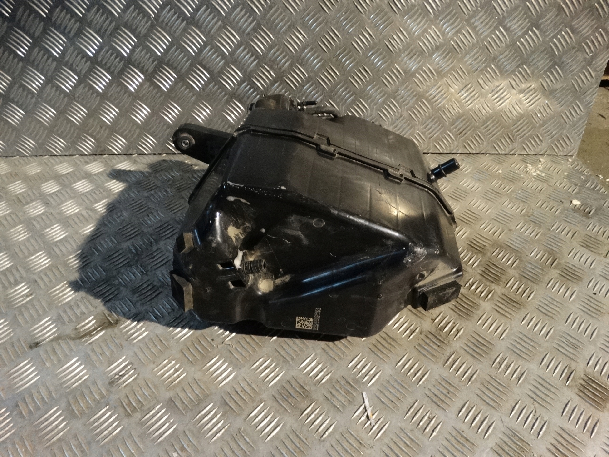 IDEALNY KPL. BEHÄLTER SCR BMW G01 G02 1