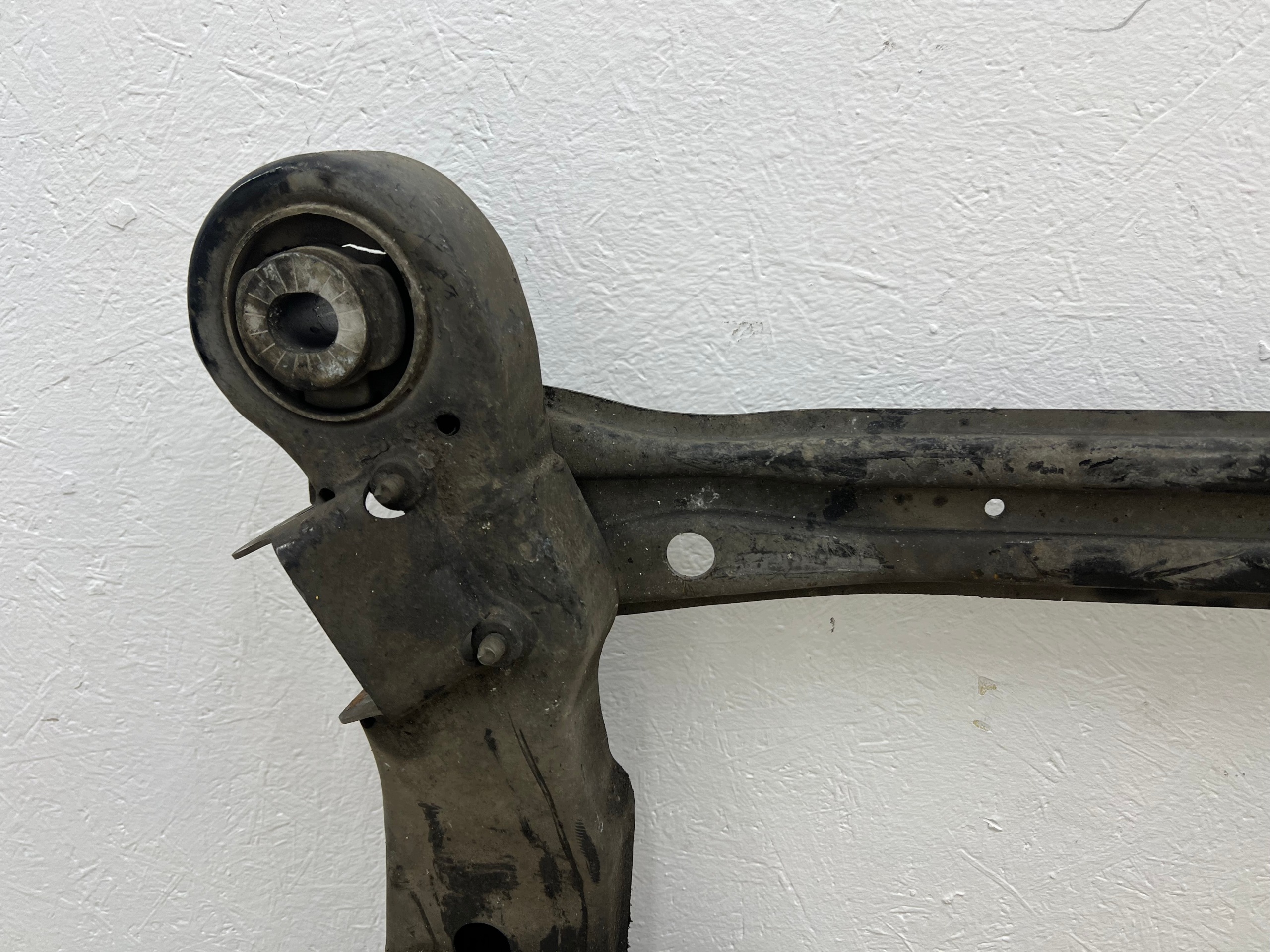 subframe axle beam springing of the engine front AUDI A6 C6 2.7/3.0 TDI 4F0399313AD