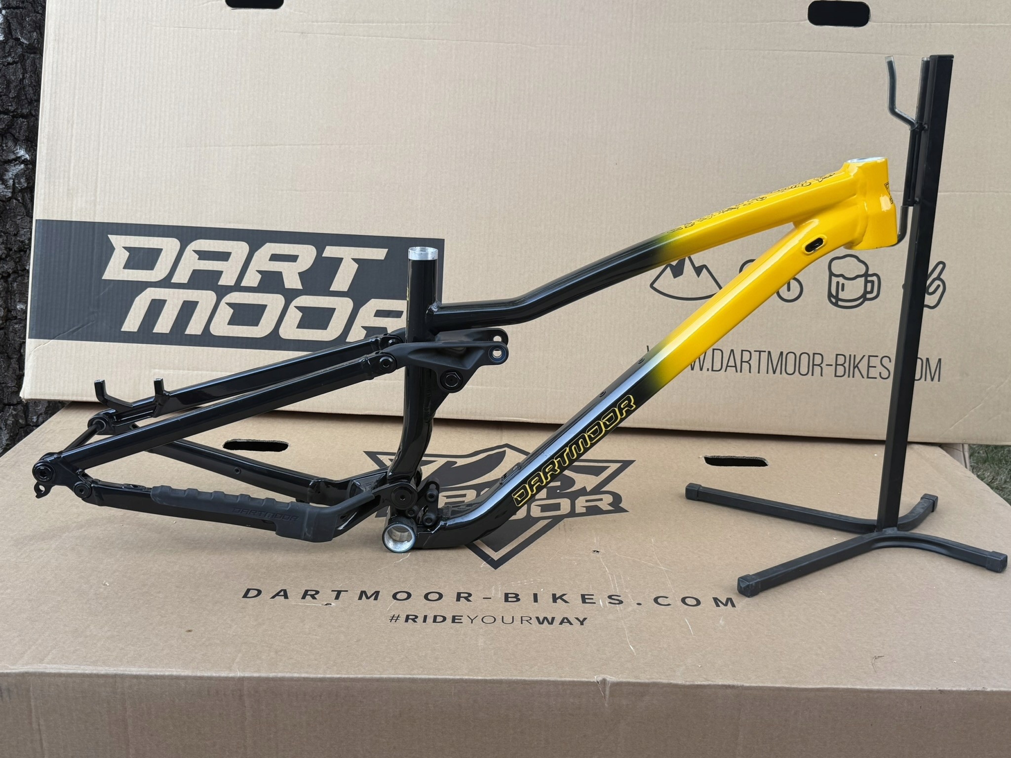 Mládežnický enduro rám Dartmoor Rocbird Junior 27,5/26 Solar Eclipse