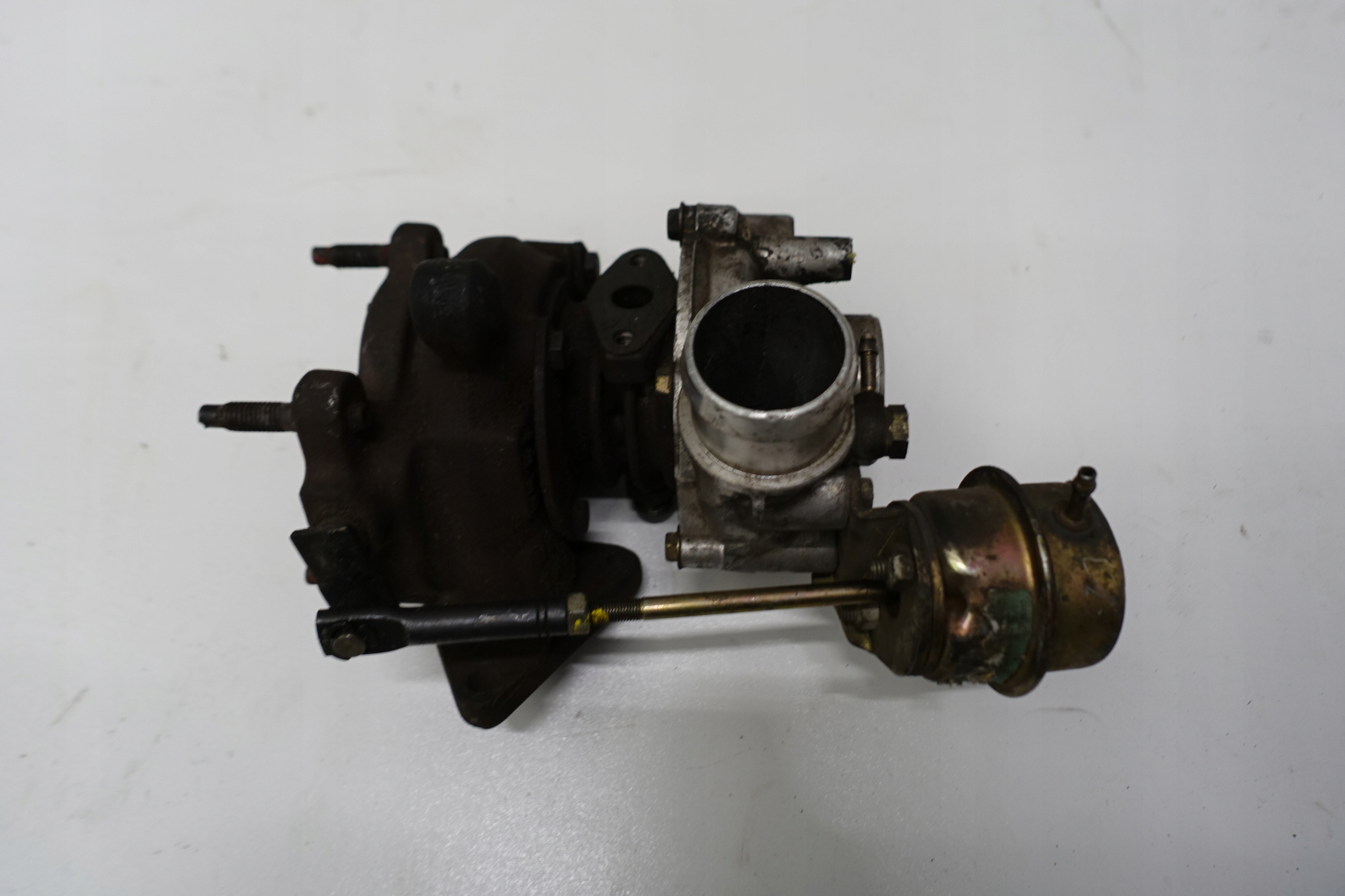 038145701A - VW AUDI A3 8L 1.9 TDI турбокомпресор турбіна