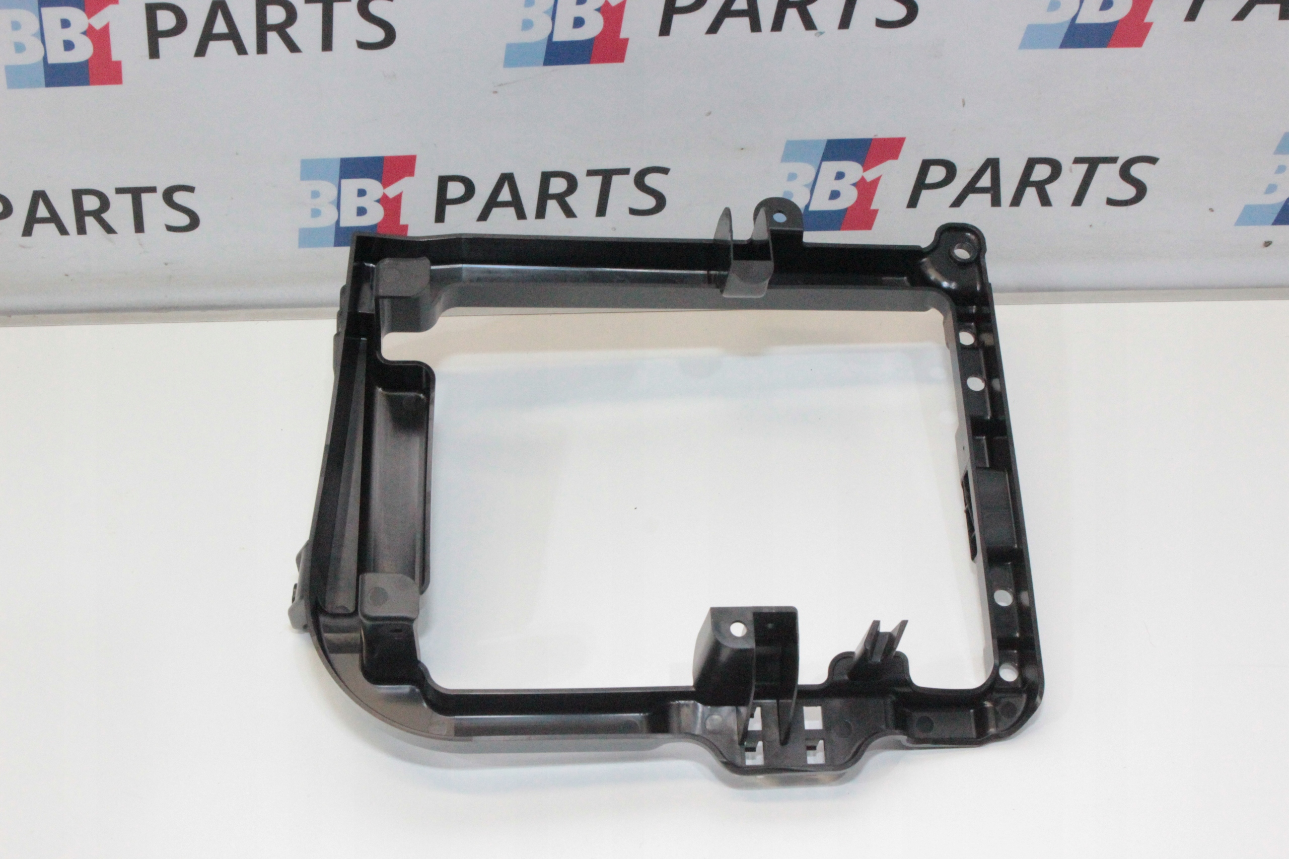 BMW F33 F83 console boot left 7343515