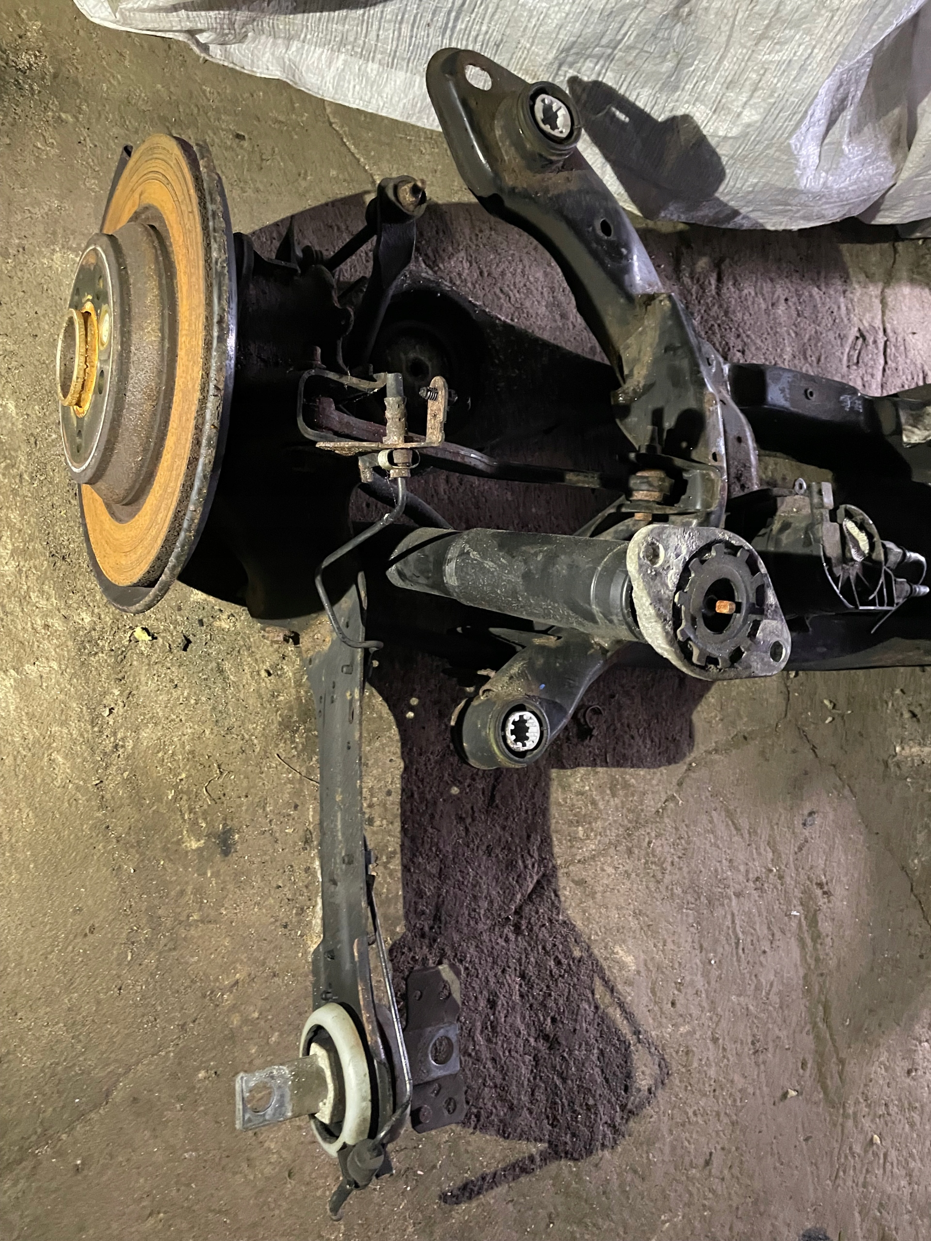 VOLVO S60 II 2.0 D3 BELKA WÓZEK SANKI TYŁ V60 Typ samochodu 4x4/SUV Samochody osobowe