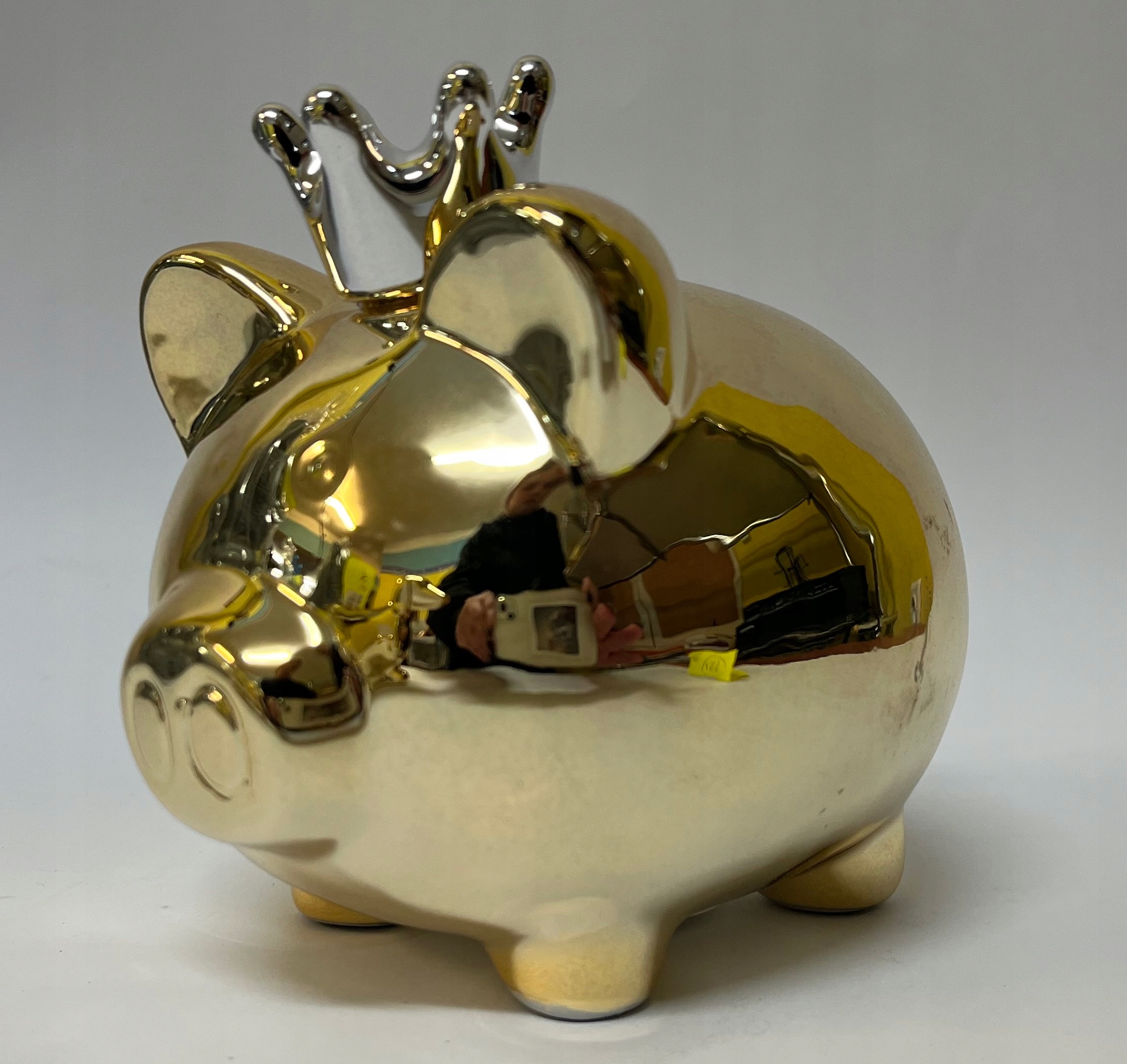 

Skarbonka ceramiczna świnka w koronie Średnia 13cm