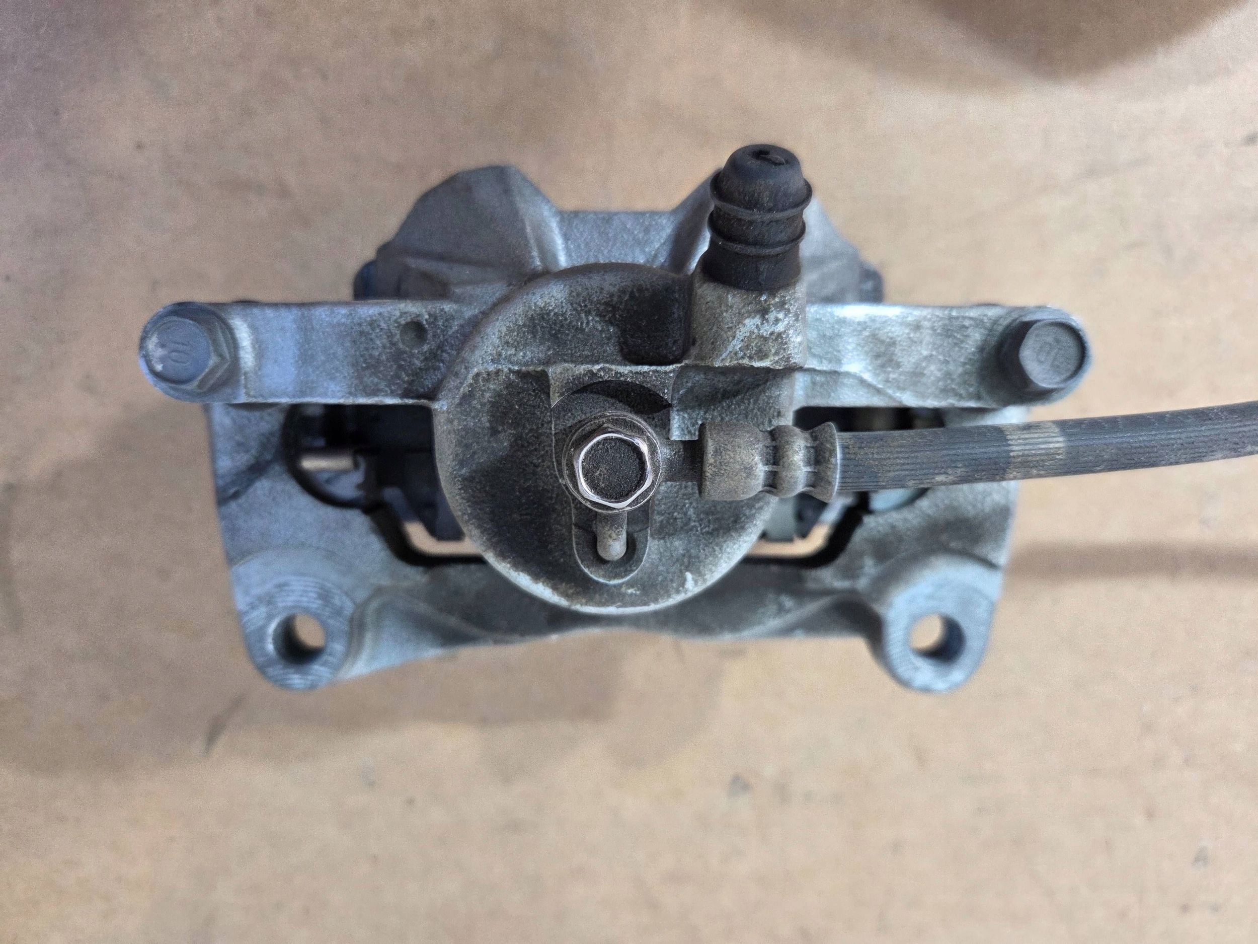 Mazda 6 GJ caliper brake front right PNR57 (B36)