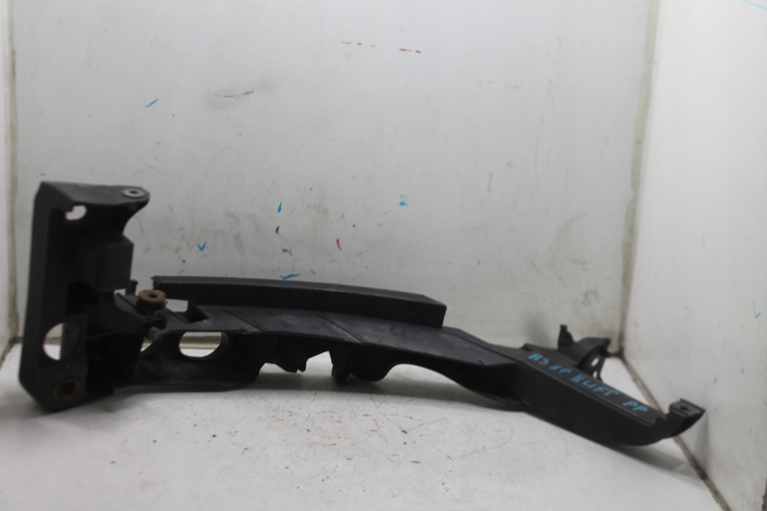 support right front front 8P0805608 AUDI A3 8P LIFT 08-13